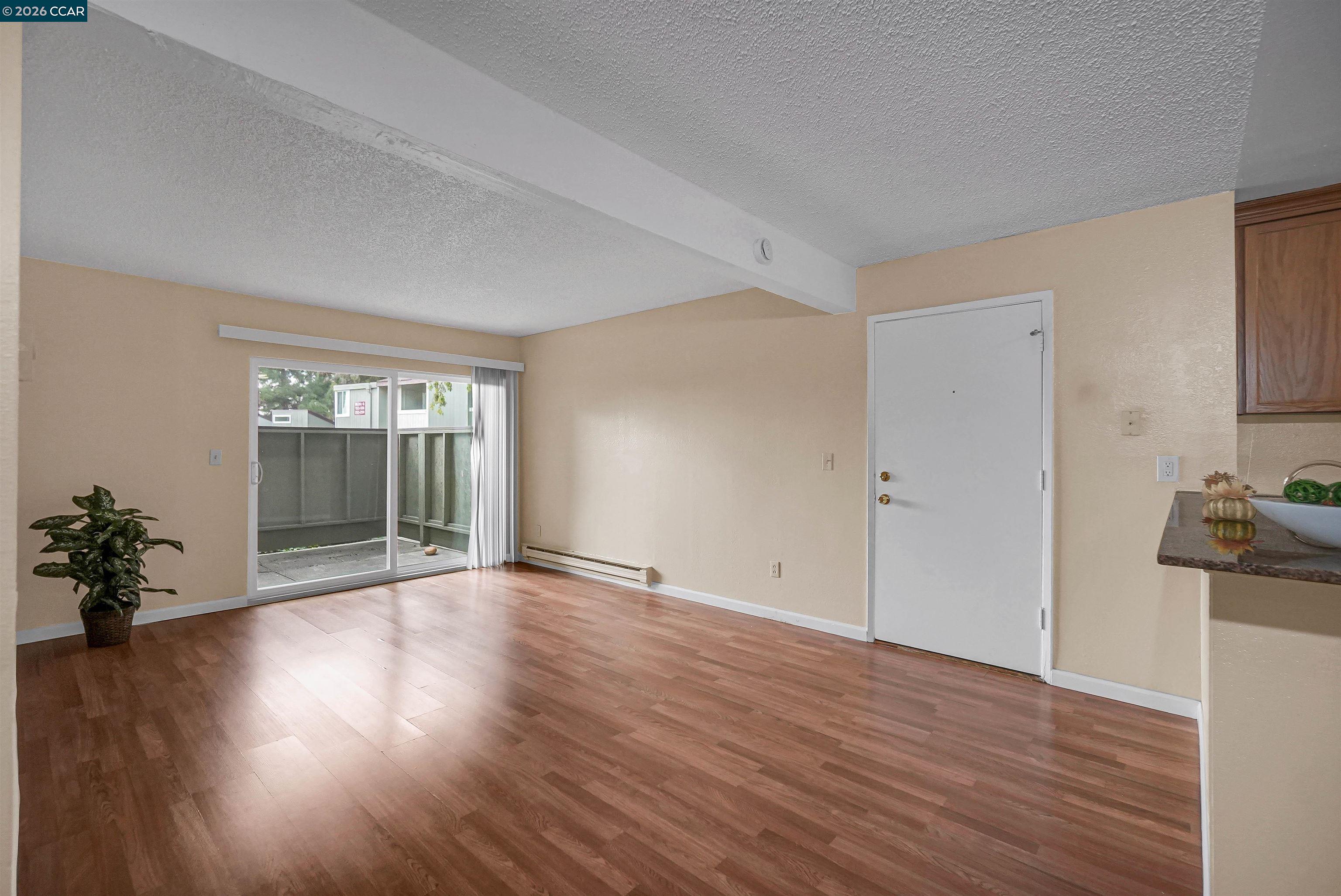 Detail Gallery Image 7 of 41 For 1333 N Camino Alto #149,  Vallejo,  CA 94589 - 3 Beds | 2 Baths