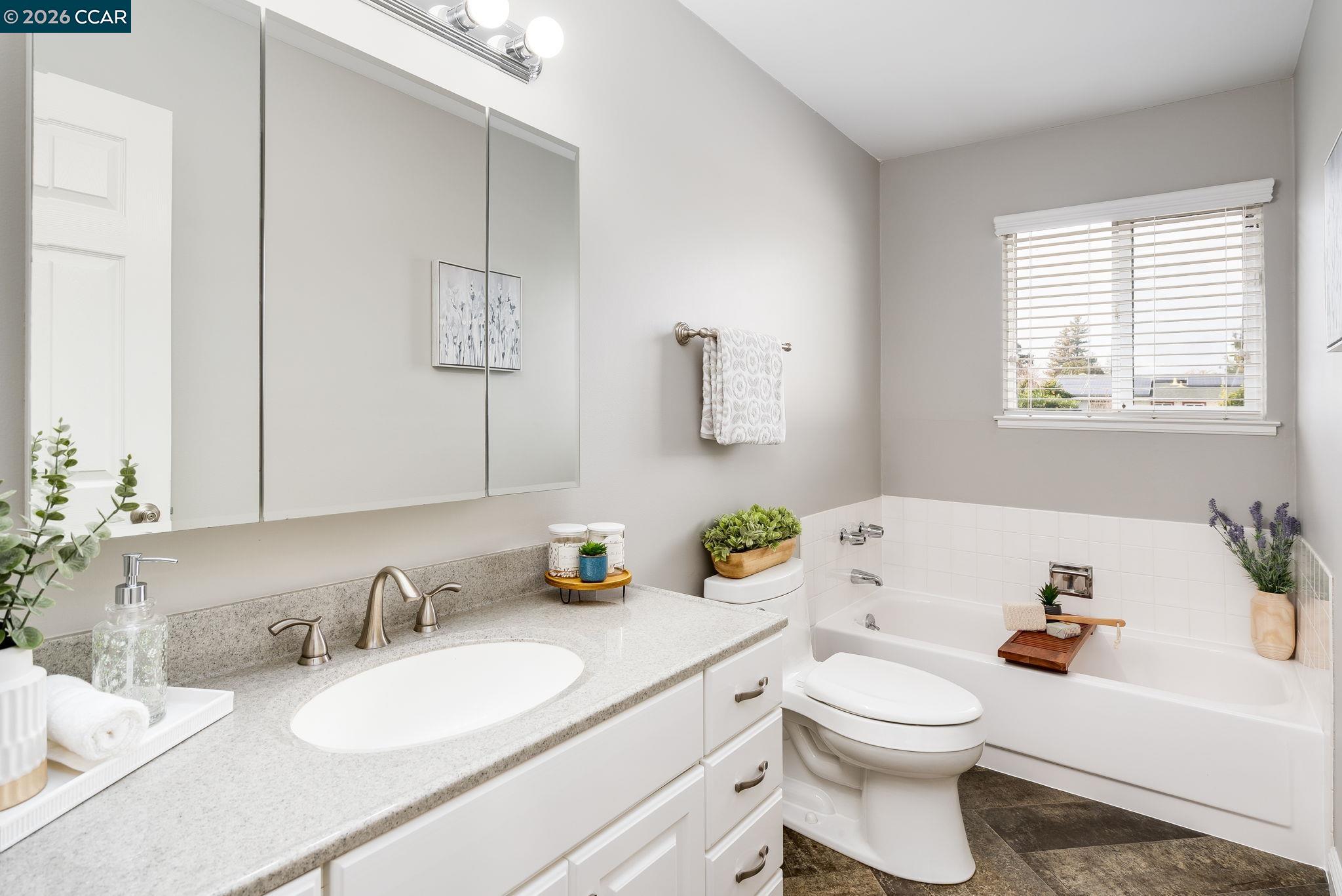 Detail Gallery Image 17 of 41 For 3916 Saint Michael Ct, Concord,  CA 94519 - 3 Beds | 2 Baths