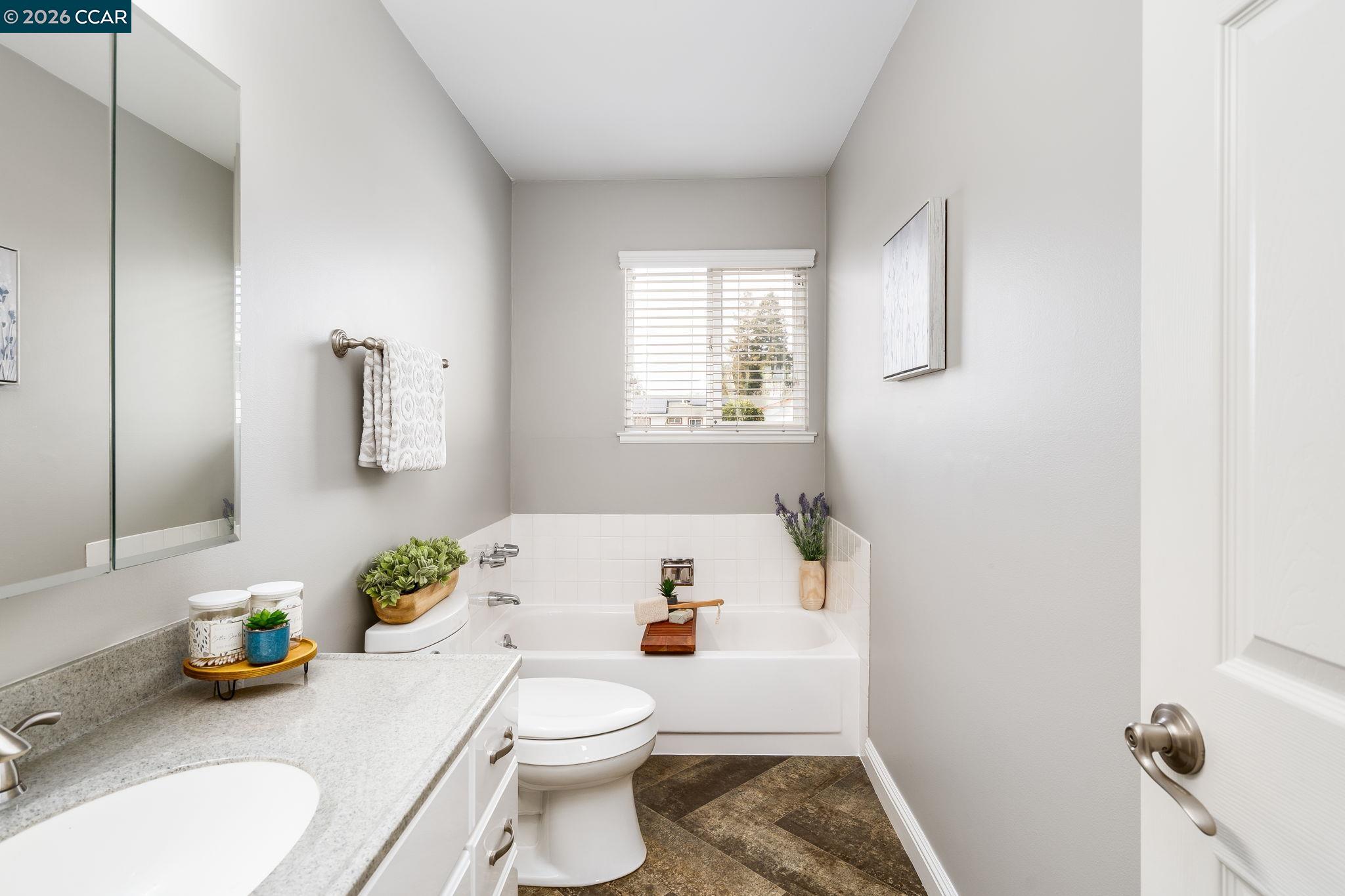 Detail Gallery Image 18 of 41 For 3916 Saint Michael Ct, Concord,  CA 94519 - 3 Beds | 2 Baths