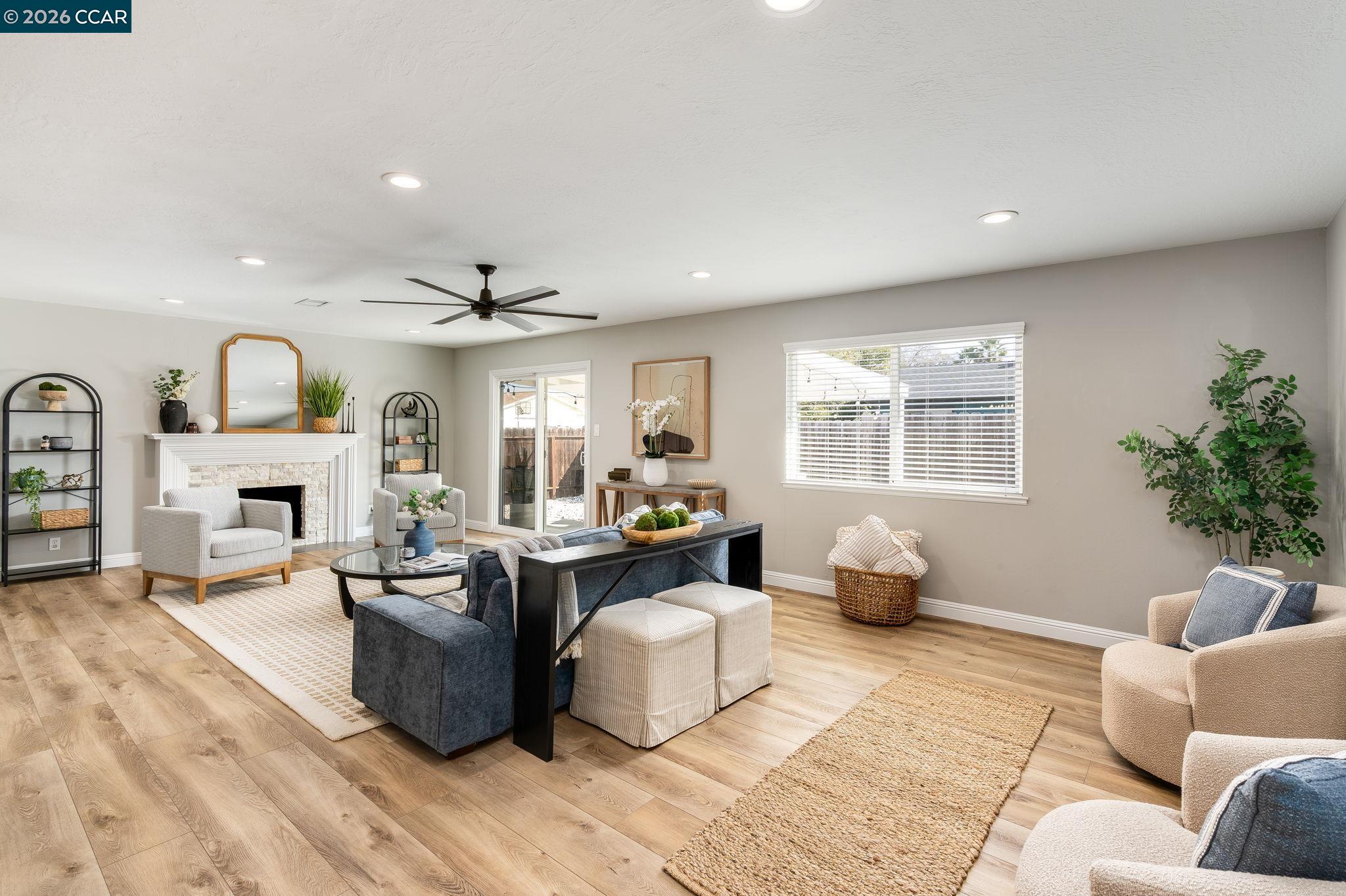 Detail Gallery Image 4 of 41 For 3916 Saint Michael Ct, Concord,  CA 94519 - 3 Beds | 2 Baths