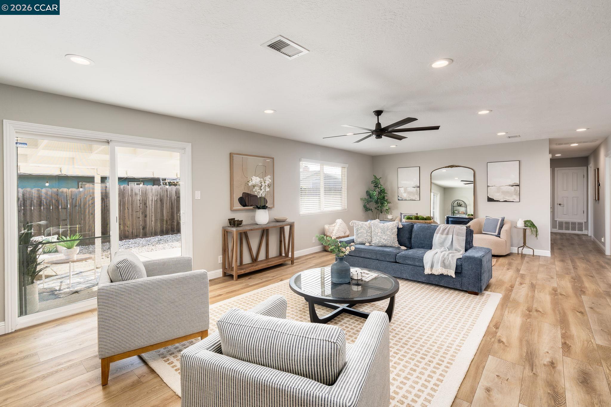 Detail Gallery Image 9 of 41 For 3916 Saint Michael Ct, Concord,  CA 94519 - 3 Beds | 2 Baths