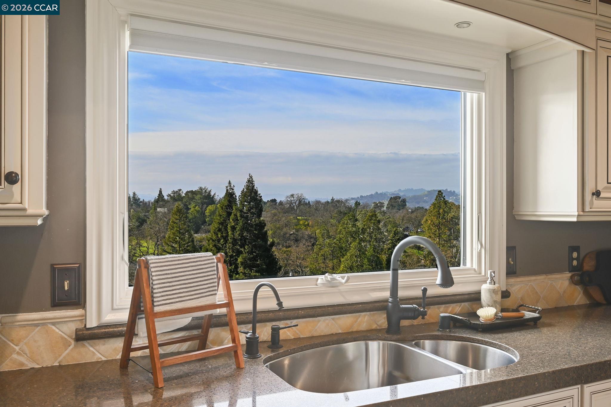 Detail Gallery Image 13 of 55 For 226a Nob Hill Drive, Walnut Creek,  CA 94596 - 5 Beds | 4 Baths