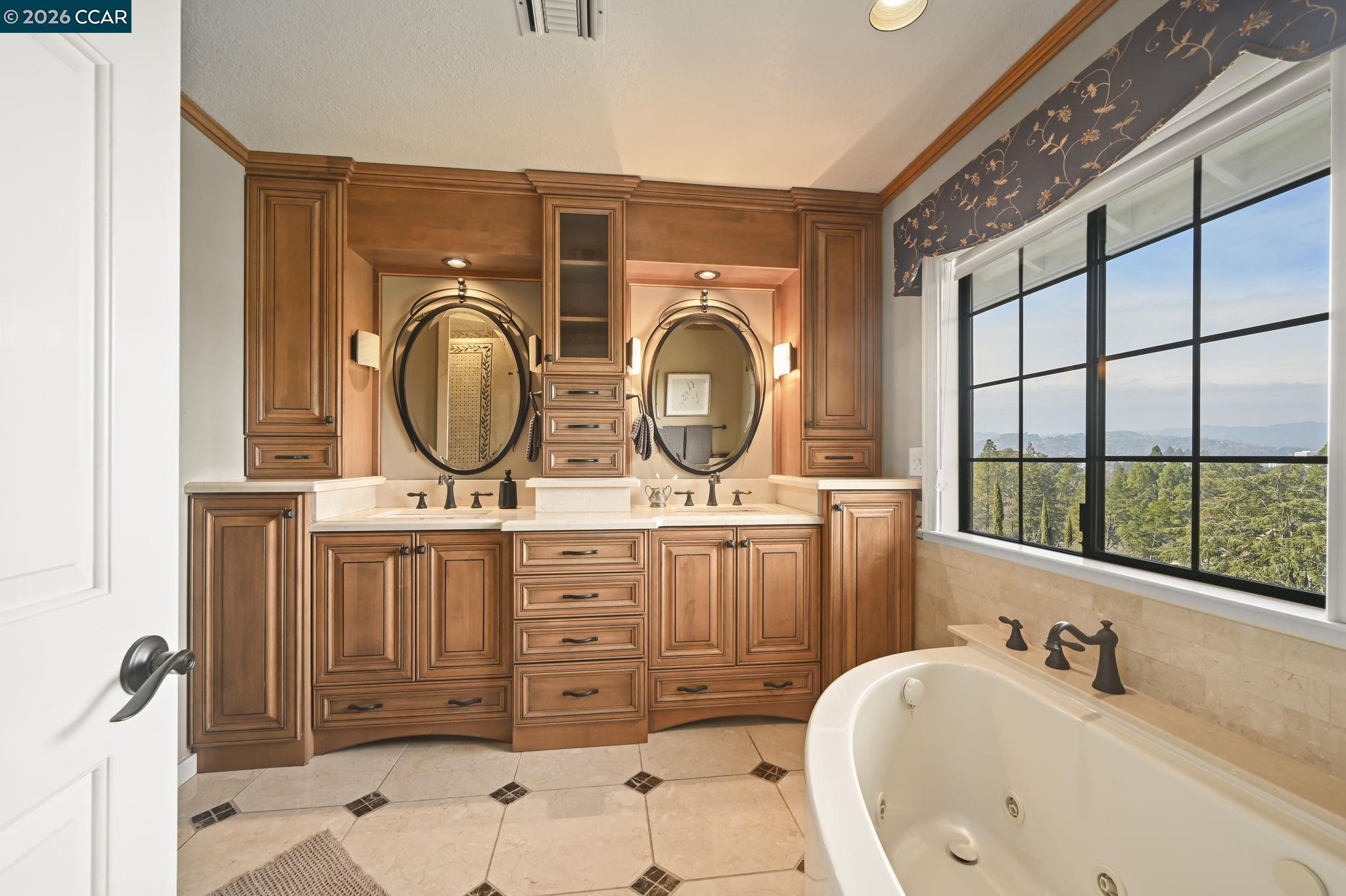 Detail Gallery Image 18 of 55 For 226a Nob Hill Drive, Walnut Creek,  CA 94596 - 5 Beds | 4 Baths