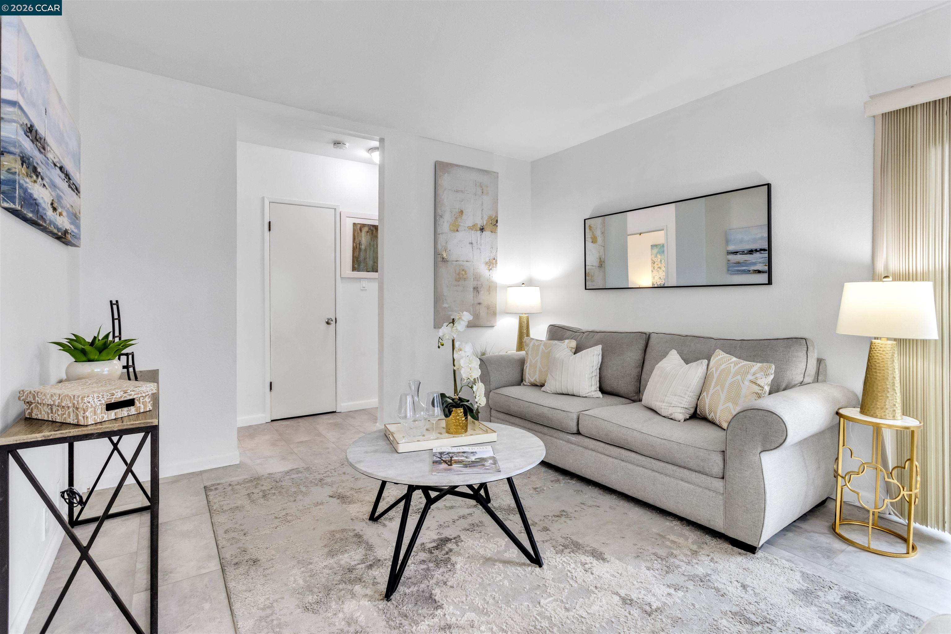 Detail Gallery Image 10 of 30 For 952 Mission Rd, South San Francisco,  CA 94080 - 2 Beds | 1 Baths