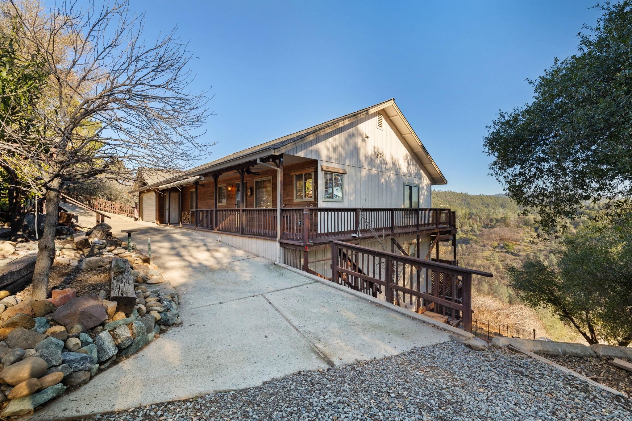 Detail Gallery Image 2 of 54 For 21239 Pokie Dr, Soulsbyville,  CA 95372 - 3 Beds | 2 Baths