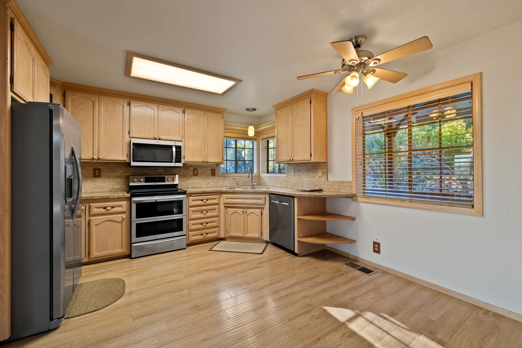 Detail Gallery Image 9 of 54 For 21239 Pokie Dr, Soulsbyville,  CA 95372 - 3 Beds | 2 Baths