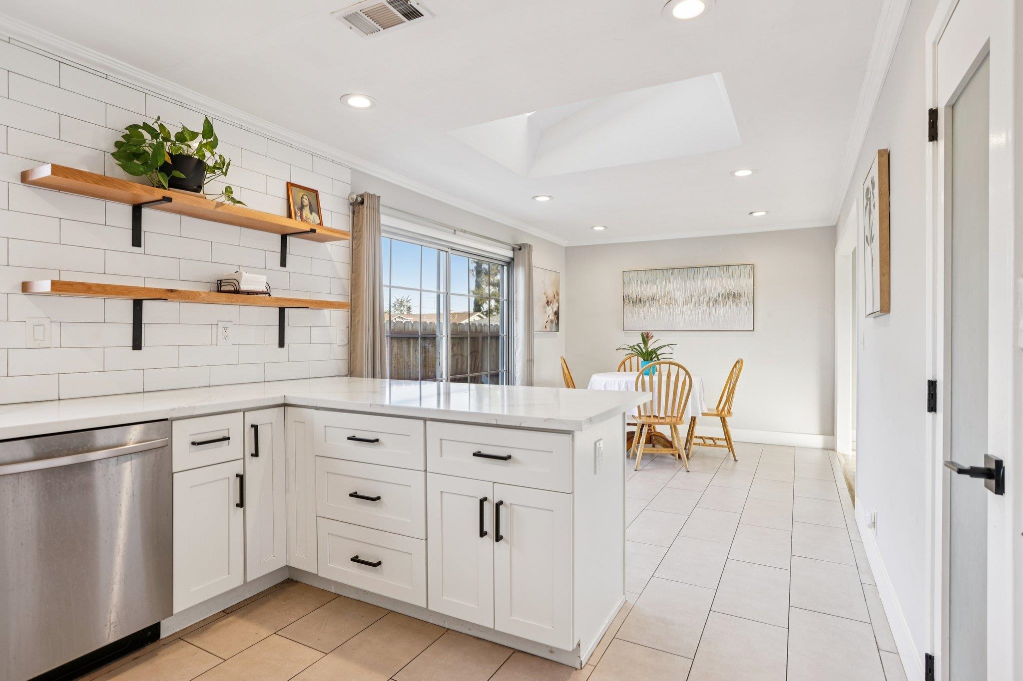 Detail Gallery Image 11 of 46 For 7865 Tamarack Dr, Dublin,  CA 94568 - 3 Beds | 2 Baths