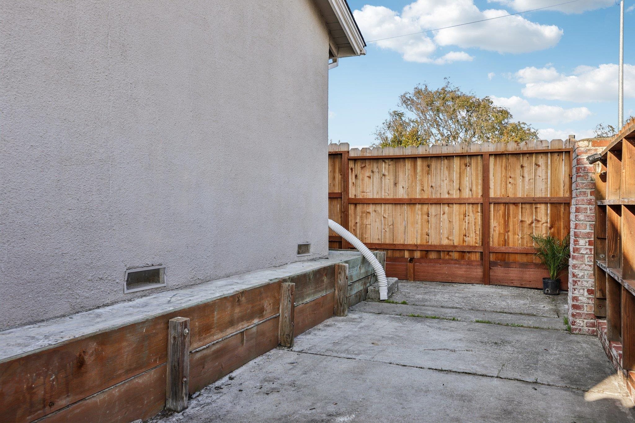 Detail Gallery Image 33 of 46 For 7865 Tamarack Dr, Dublin,  CA 94568 - 3 Beds | 2 Baths