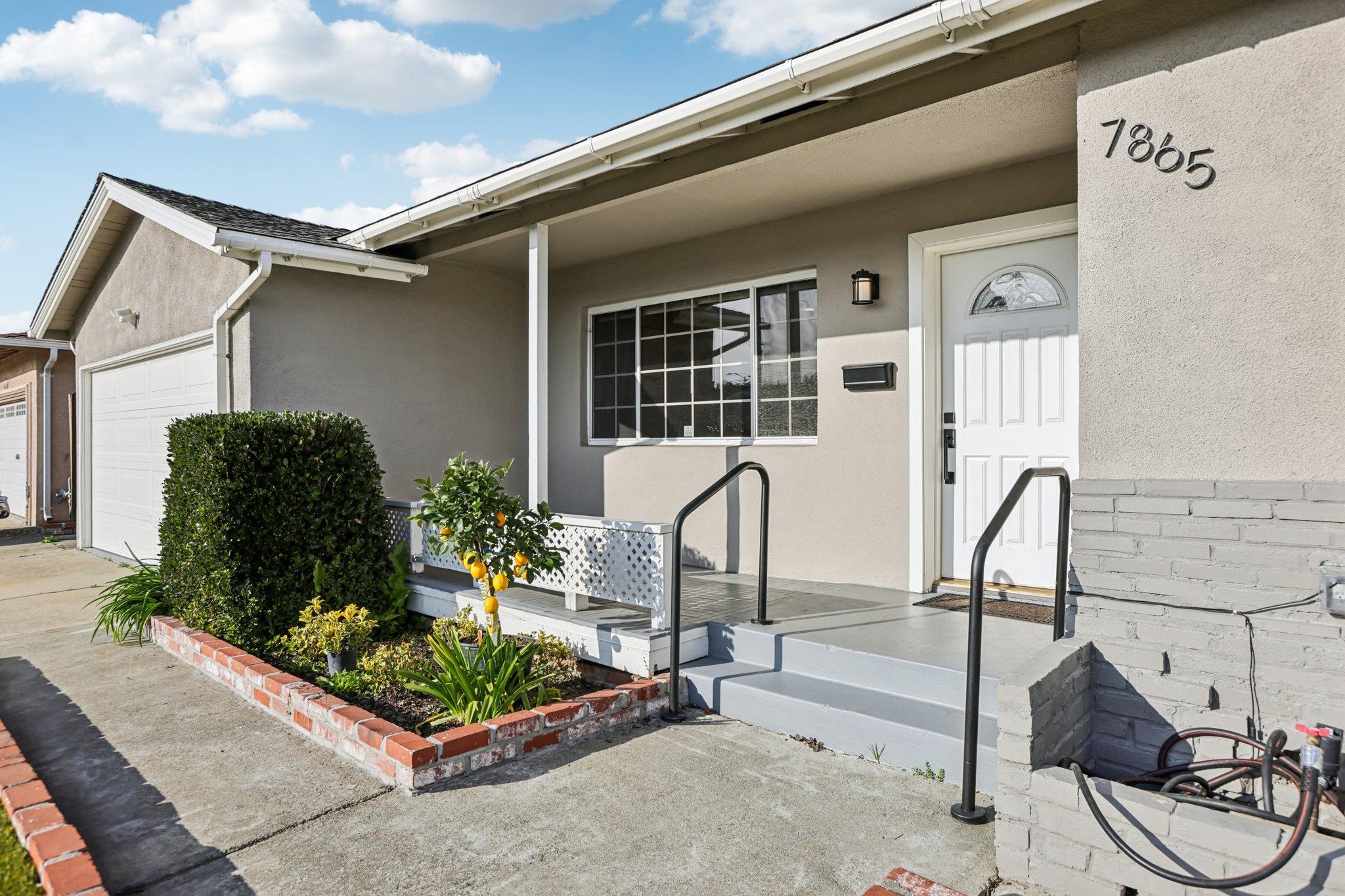 Detail Gallery Image 5 of 46 For 7865 Tamarack Dr, Dublin,  CA 94568 - 3 Beds | 2 Baths
