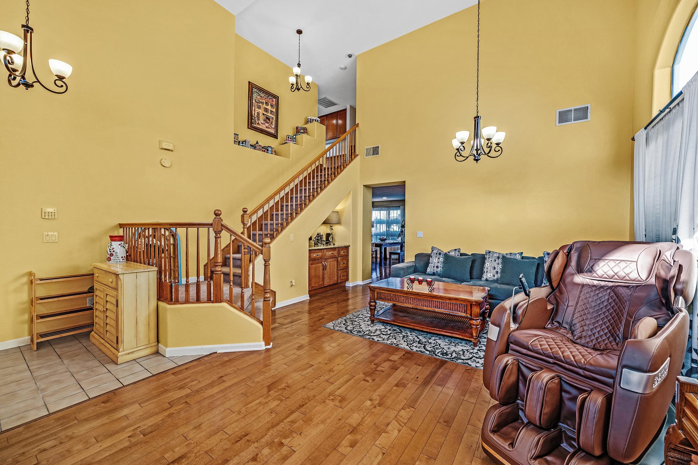 Detail Gallery Image 4 of 33 For 15100 Shining Star Ln, San Leandro,  CA 94579 - 4 Beds | 3 Baths