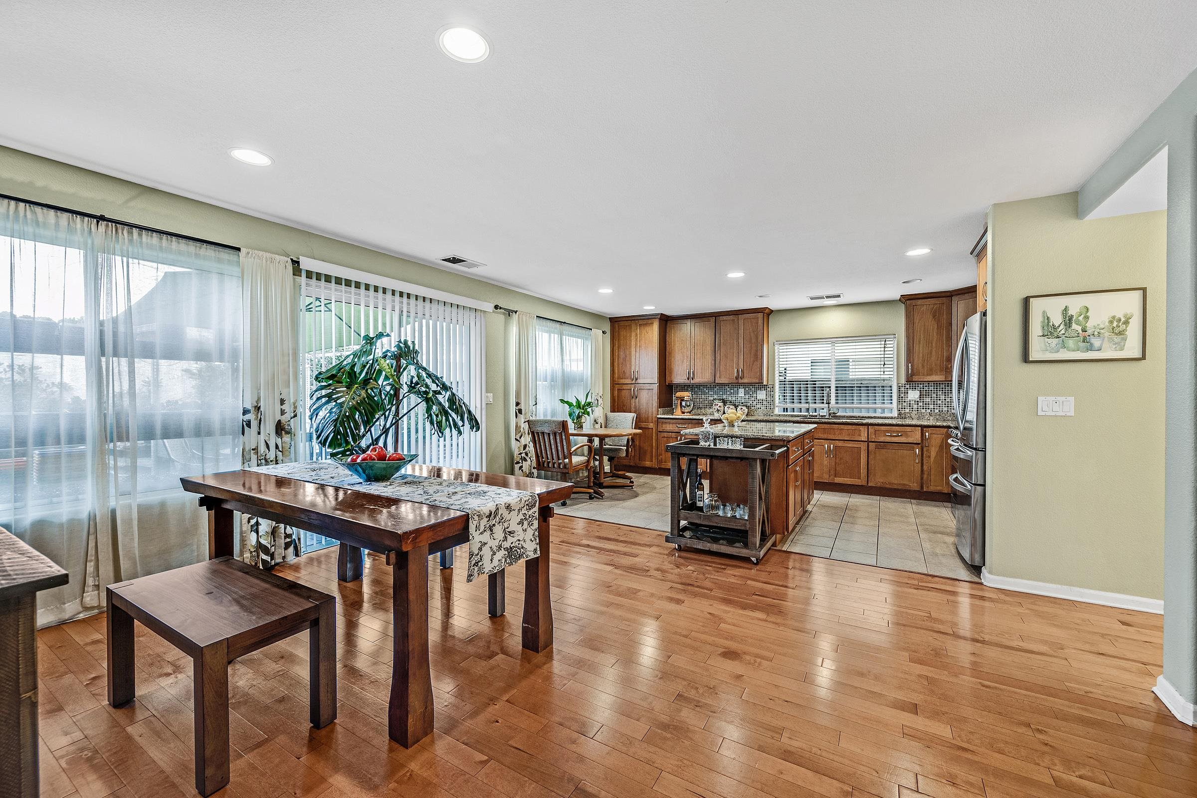 Detail Gallery Image 9 of 33 For 15100 Shining Star Ln, San Leandro,  CA 94579 - 4 Beds | 3 Baths