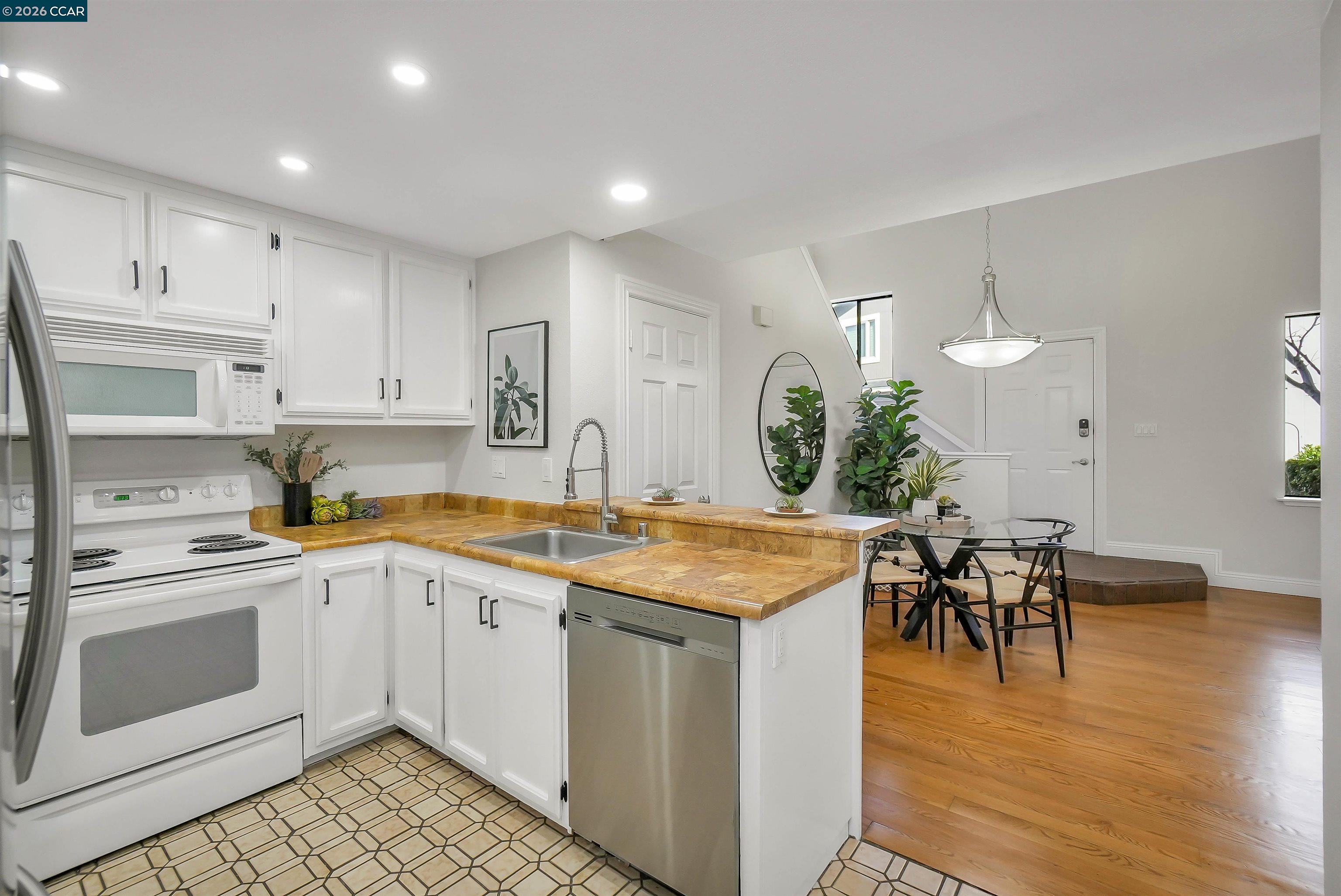 Photo #23: 41122443 Listing: Photo #23