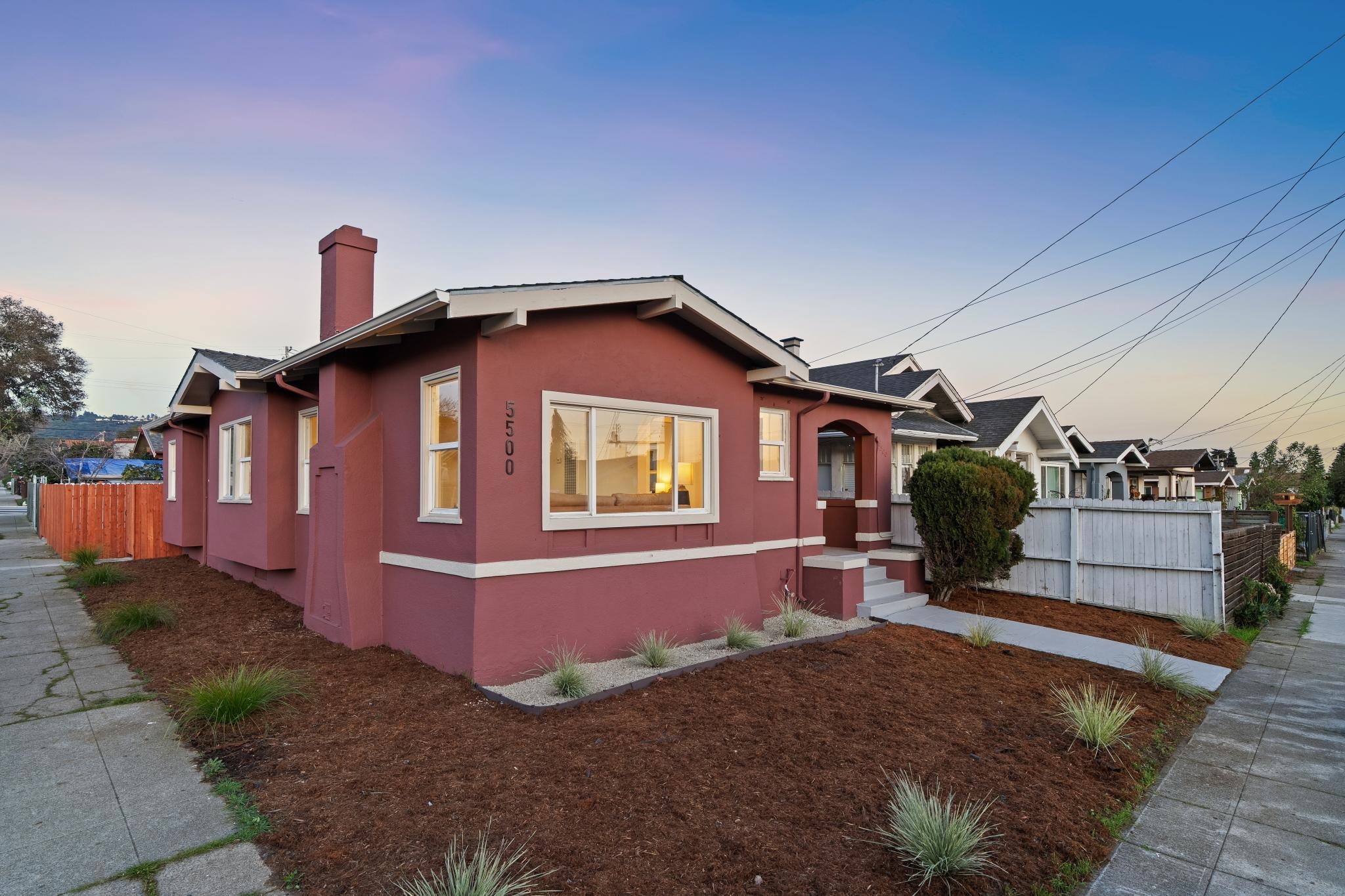 Detail Gallery Image 2 of 48 For 5500 Laverne Ave, Oakland,  CA 94605 - 2 Beds | 1 Baths