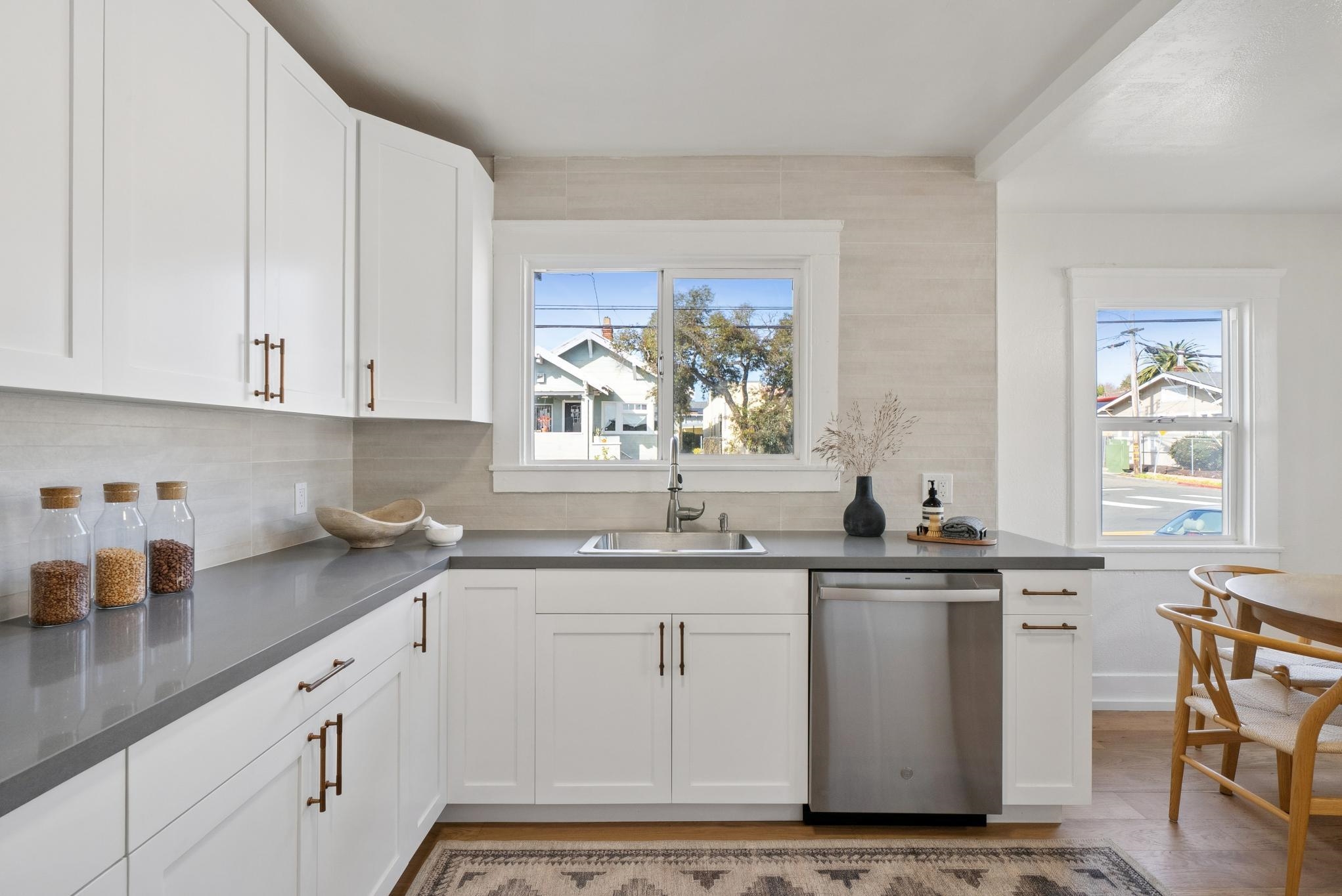 Detail Gallery Image 19 of 48 For 5500 Laverne Ave, Oakland,  CA 94605 - 2 Beds | 1 Baths