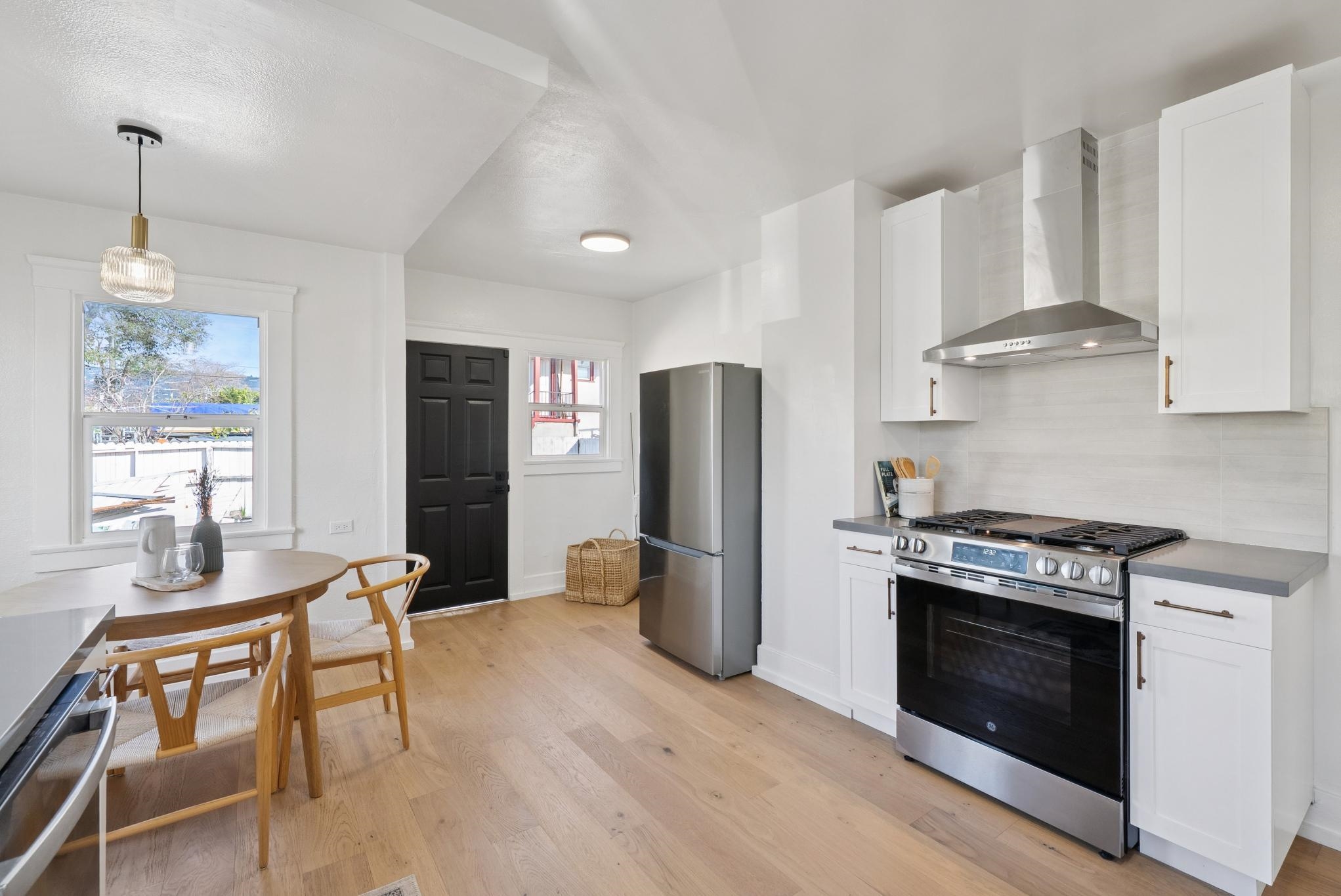 Detail Gallery Image 25 of 48 For 5500 Laverne Ave, Oakland,  CA 94605 - 2 Beds | 1 Baths