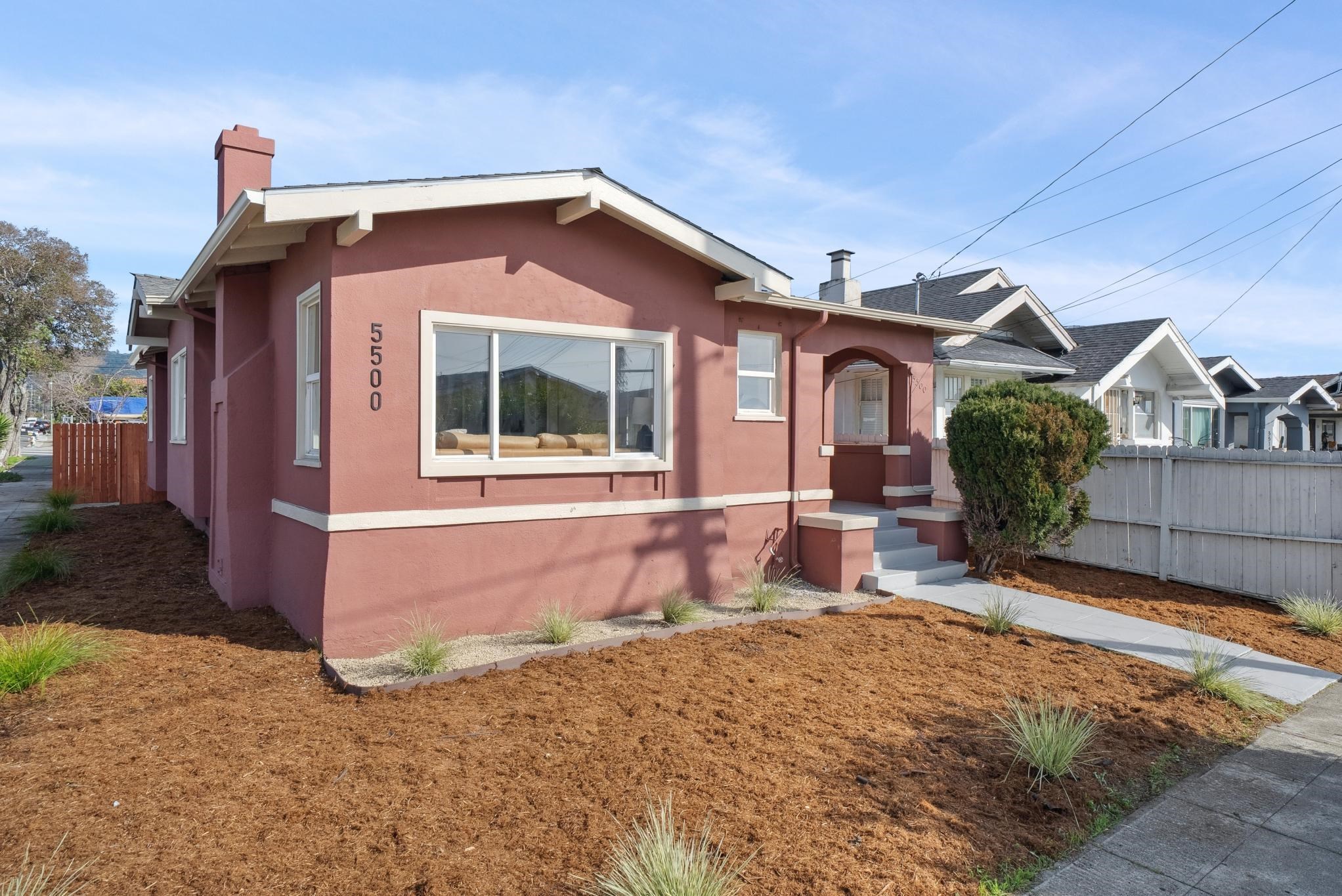 Detail Gallery Image 4 of 48 For 5500 Laverne Ave, Oakland,  CA 94605 - 2 Beds | 1 Baths