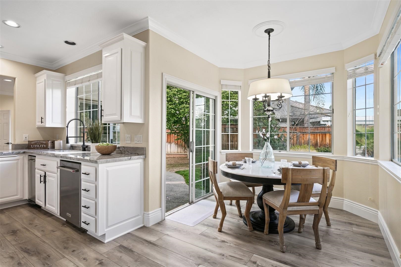 Detail Gallery Image 12 of 54 For 3266 Congressional Cir, Fairfield,  CA 94534 - 4 Beds | 3/1 Baths