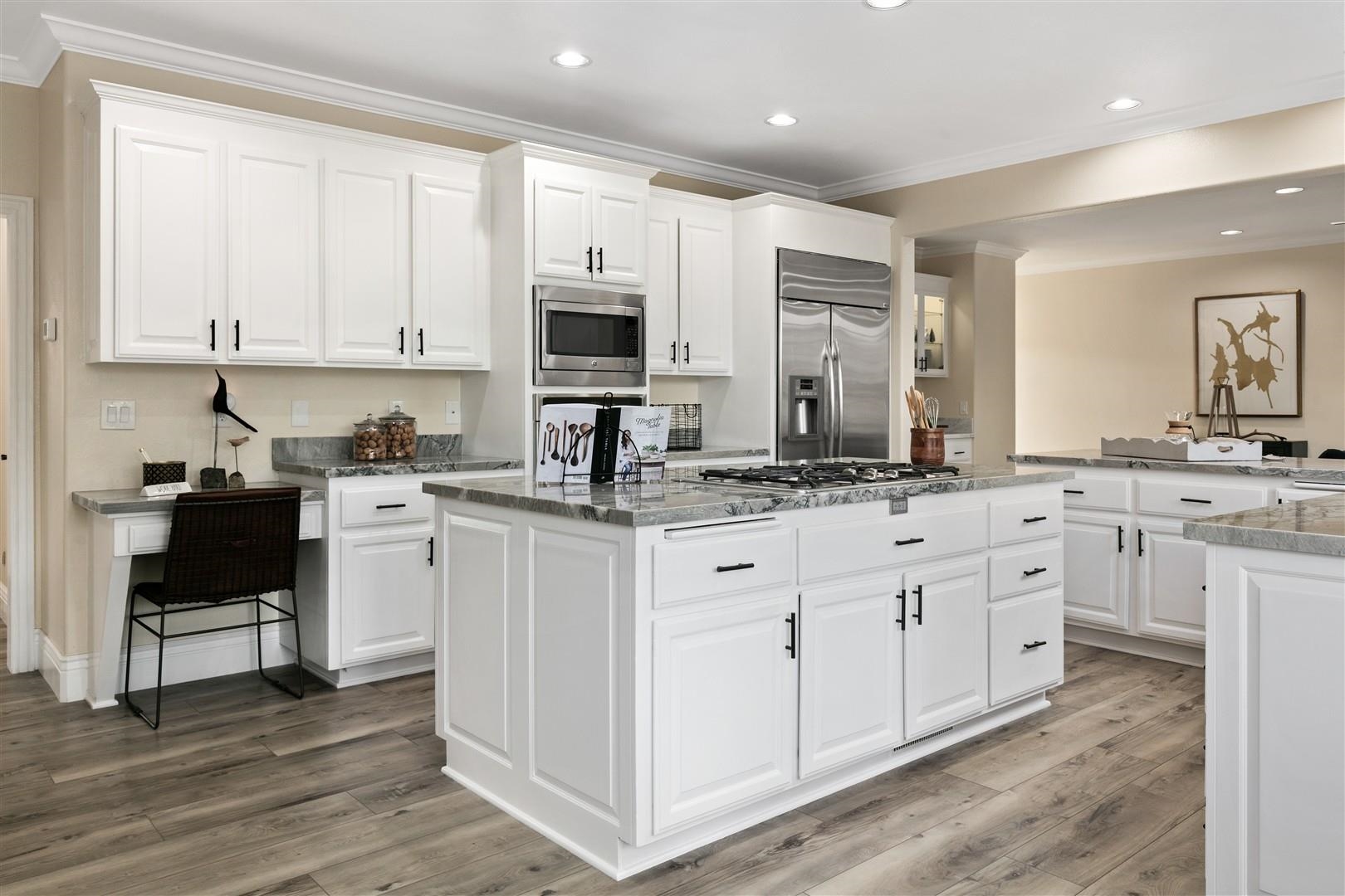 Detail Gallery Image 13 of 54 For 3266 Congressional Cir, Fairfield,  CA 94534 - 4 Beds | 3/1 Baths