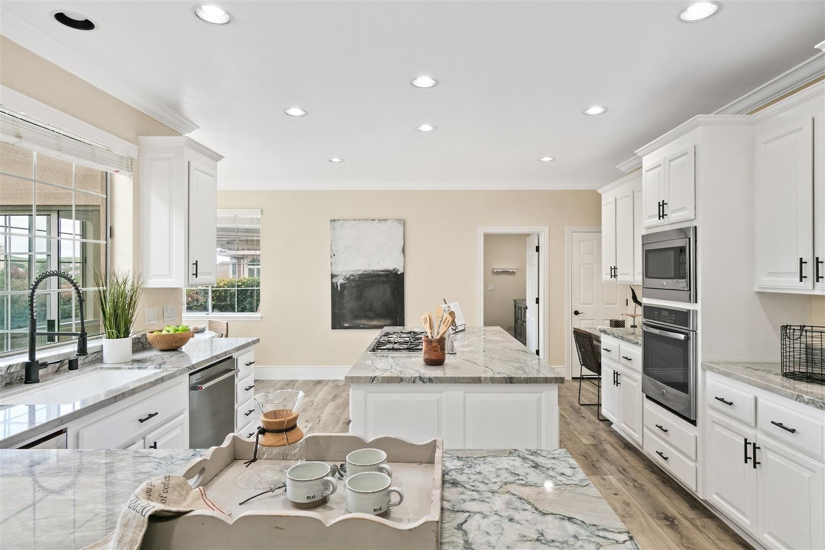 Detail Gallery Image 14 of 54 For 3266 Congressional Cir, Fairfield,  CA 94534 - 4 Beds | 3/1 Baths