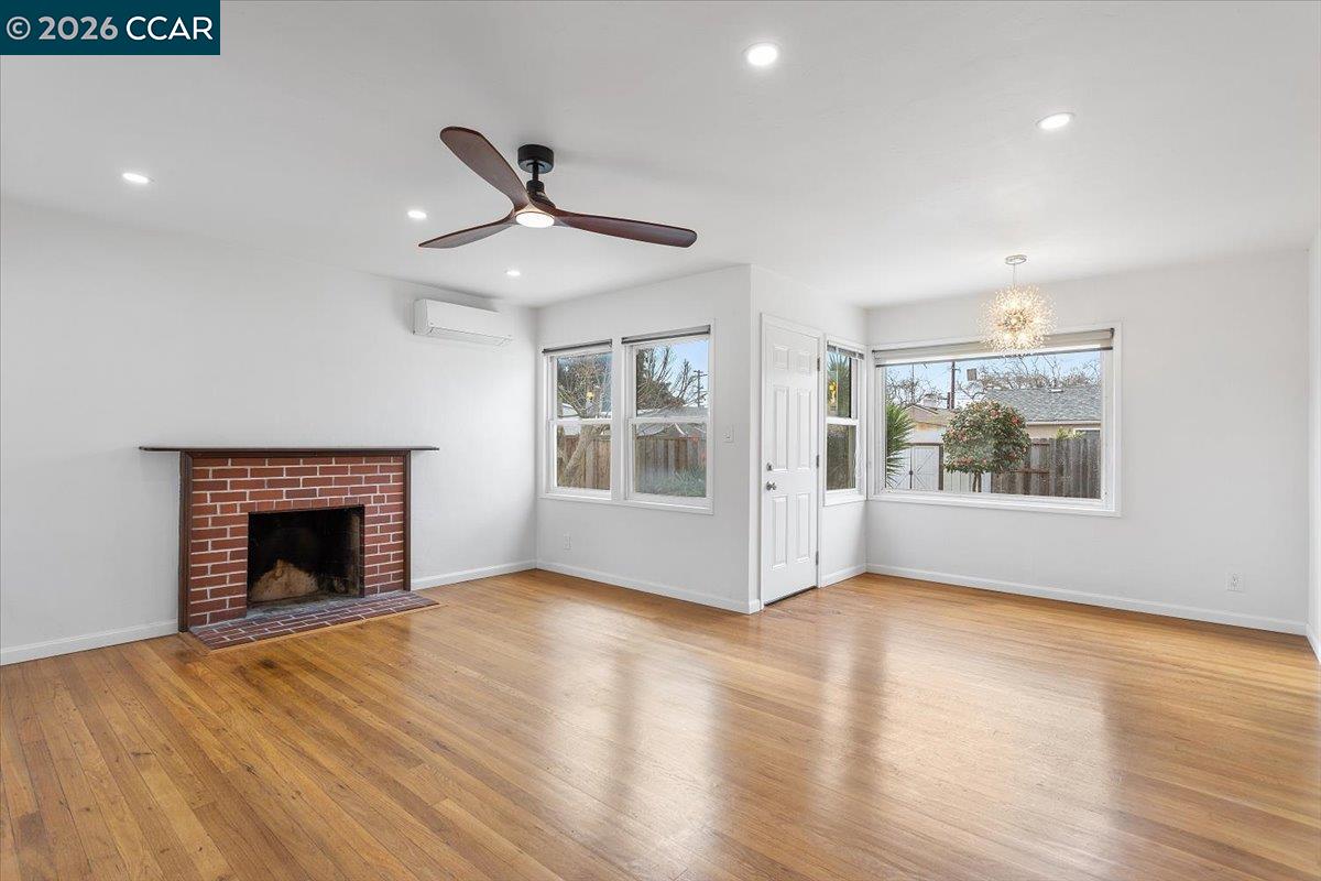 Detail Gallery Image 3 of 29 For 17469 via Primero, San Lorenzo,  CA 94580 - 3 Beds | 1 Baths