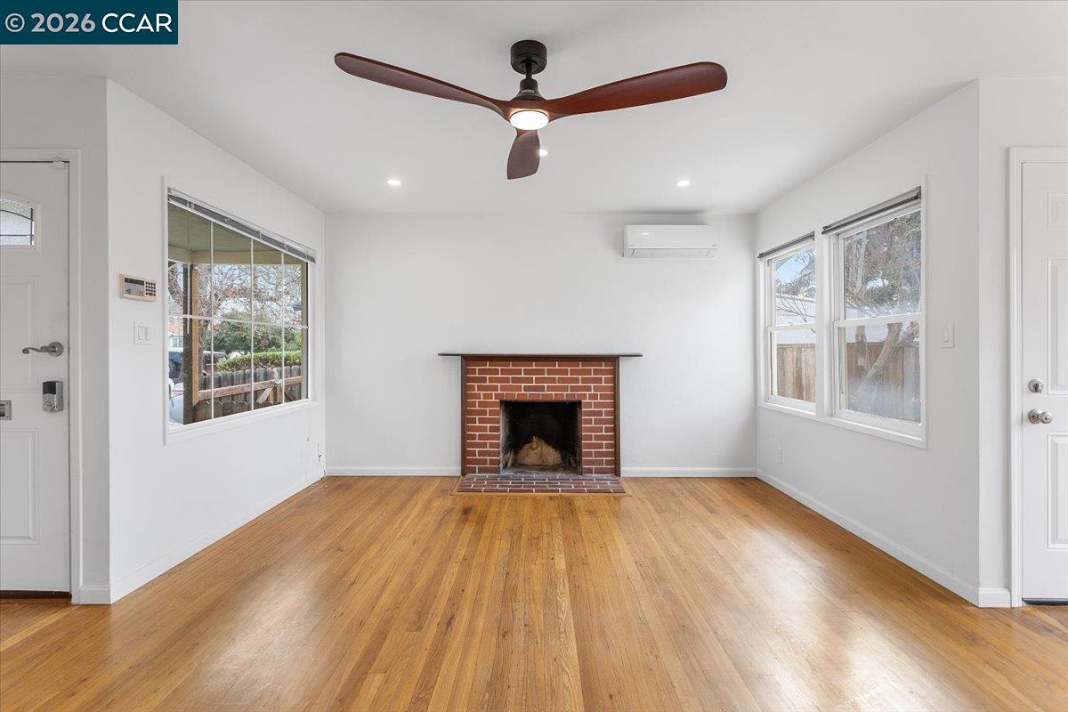 Detail Gallery Image 4 of 29 For 17469 via Primero, San Lorenzo,  CA 94580 - 3 Beds | 1 Baths