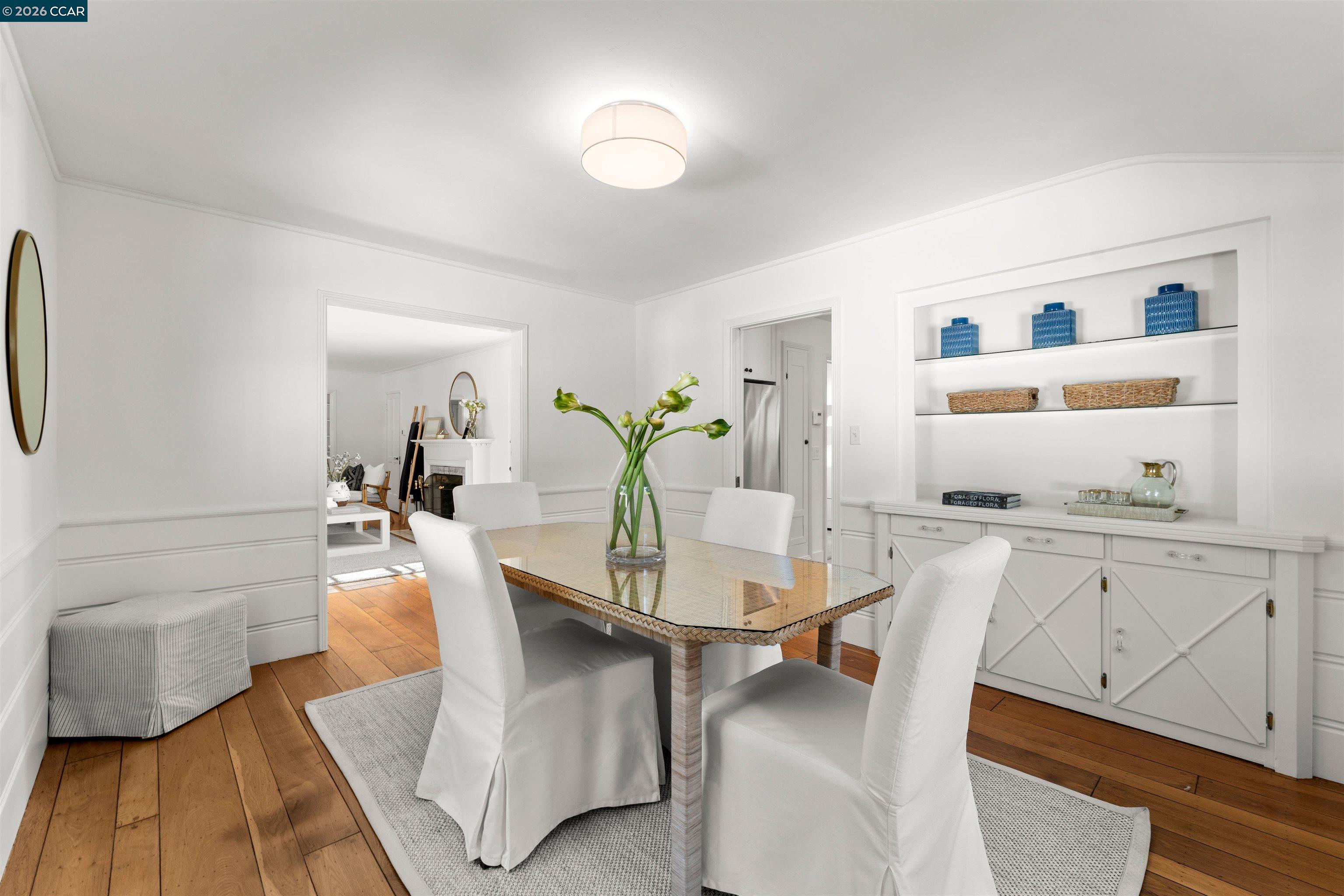 Detail Gallery Image 12 of 55 For 5450 Ascot Drive, Oakland,  CA 94611 - 2 Beds | 1/1 Baths