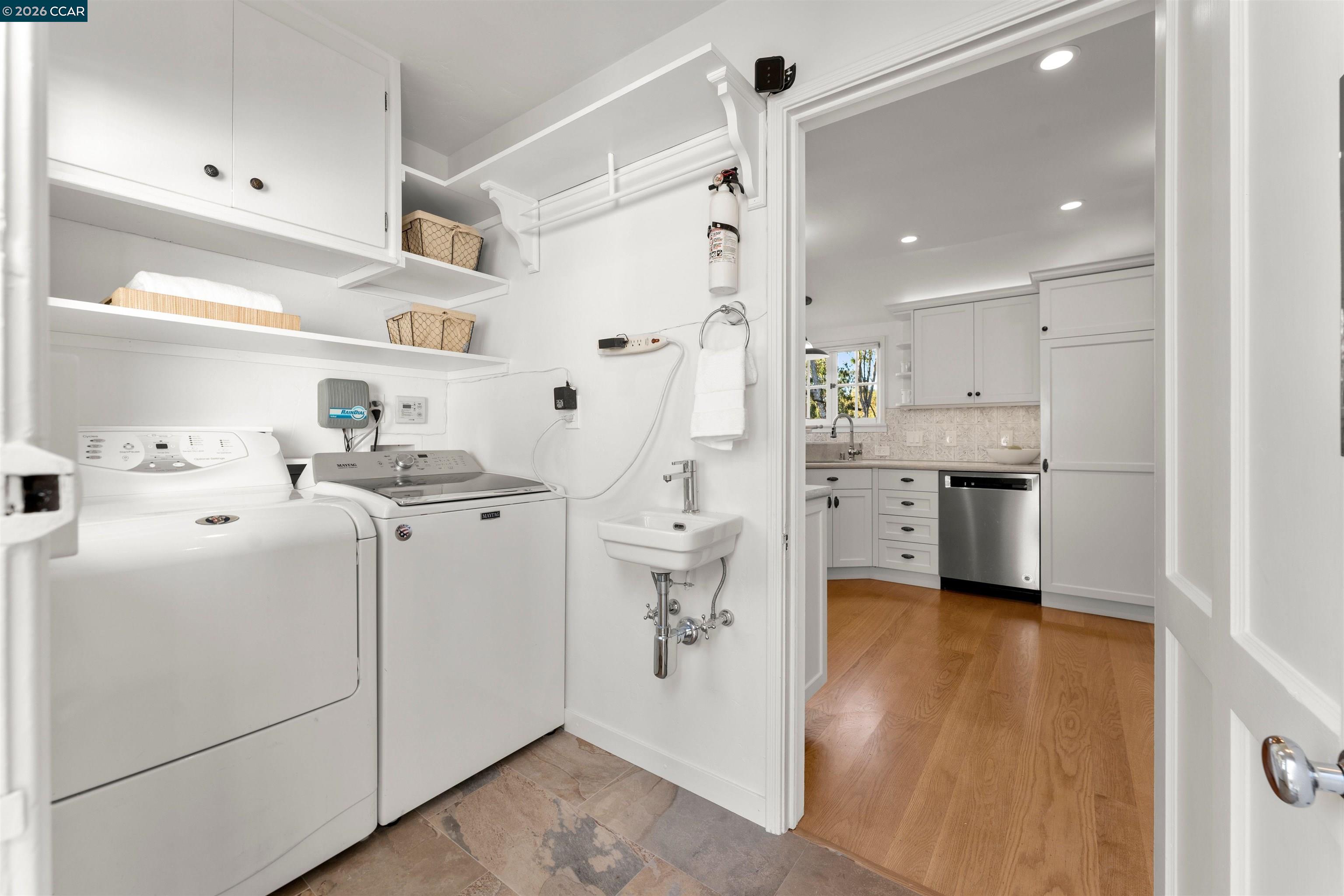 Detail Gallery Image 30 of 55 For 5450 Ascot Drive, Oakland,  CA 94611 - 2 Beds | 1/1 Baths