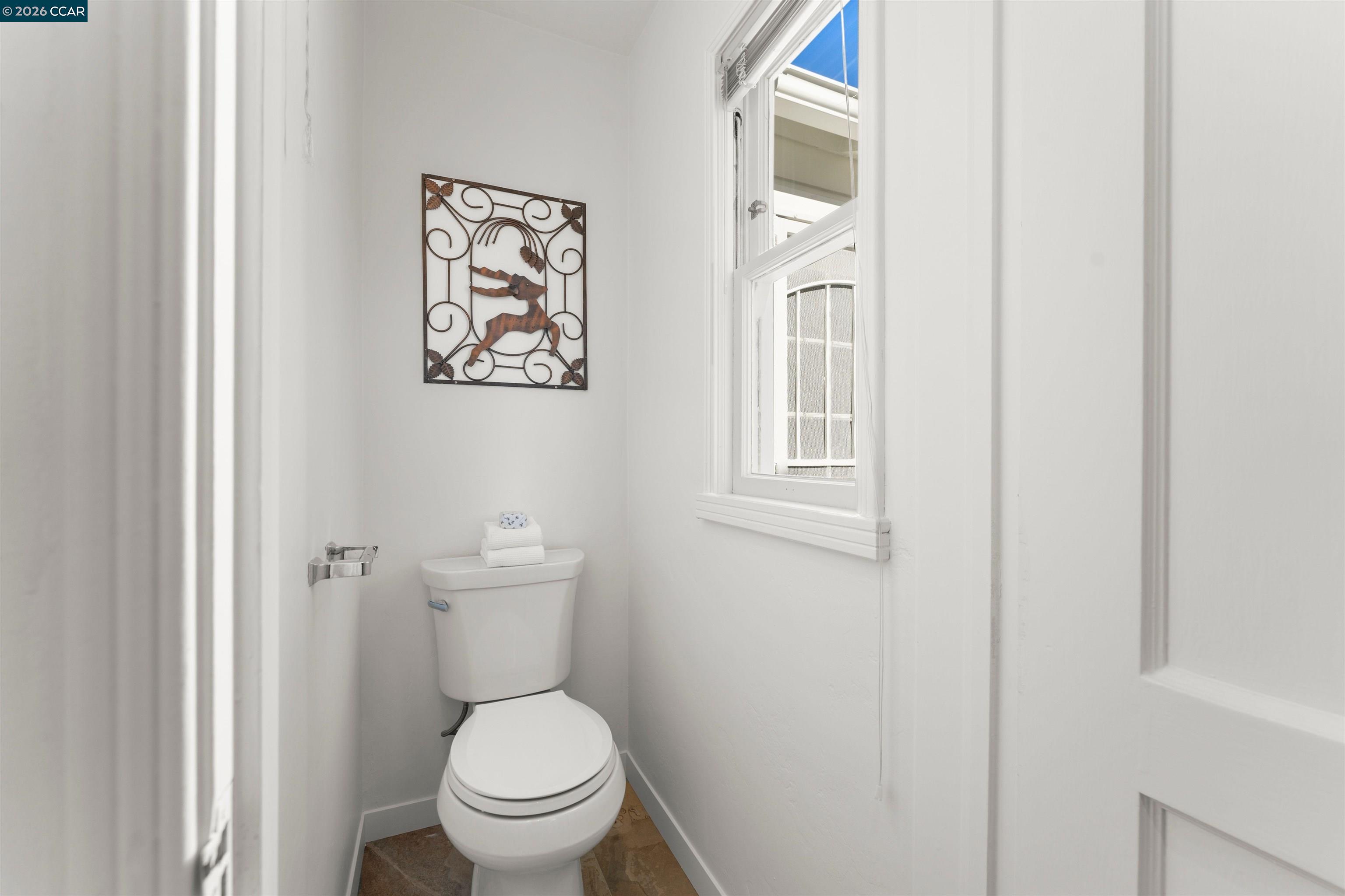 Detail Gallery Image 34 of 55 For 5450 Ascot Drive, Oakland,  CA 94611 - 2 Beds | 1/1 Baths