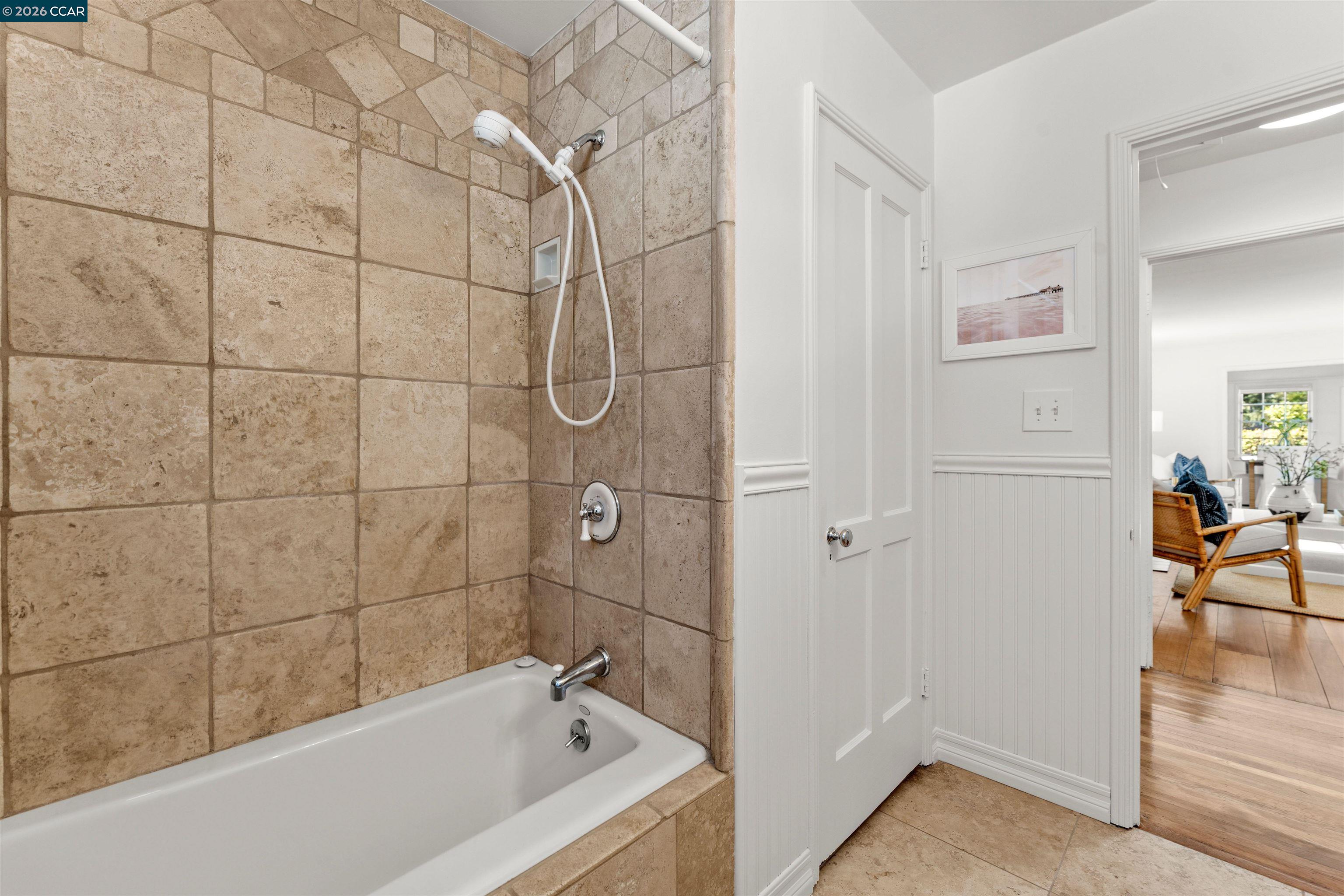 Detail Gallery Image 44 of 55 For 5450 Ascot Drive, Oakland,  CA 94611 - 2 Beds | 1/1 Baths