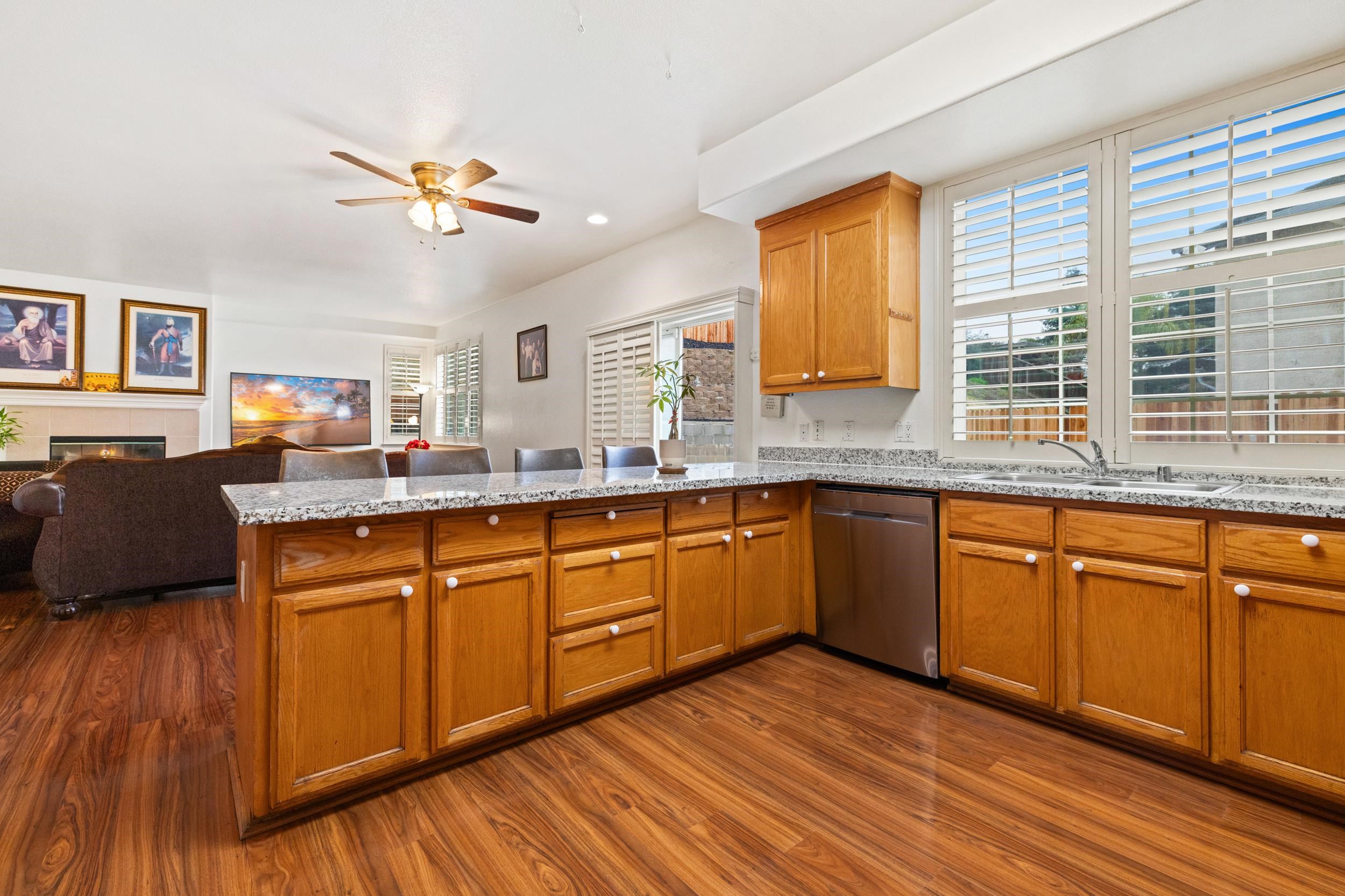 Detail Gallery Image 13 of 51 For 2709 G St, Antioch,  CA 94509 - 5 Beds | 3 Baths