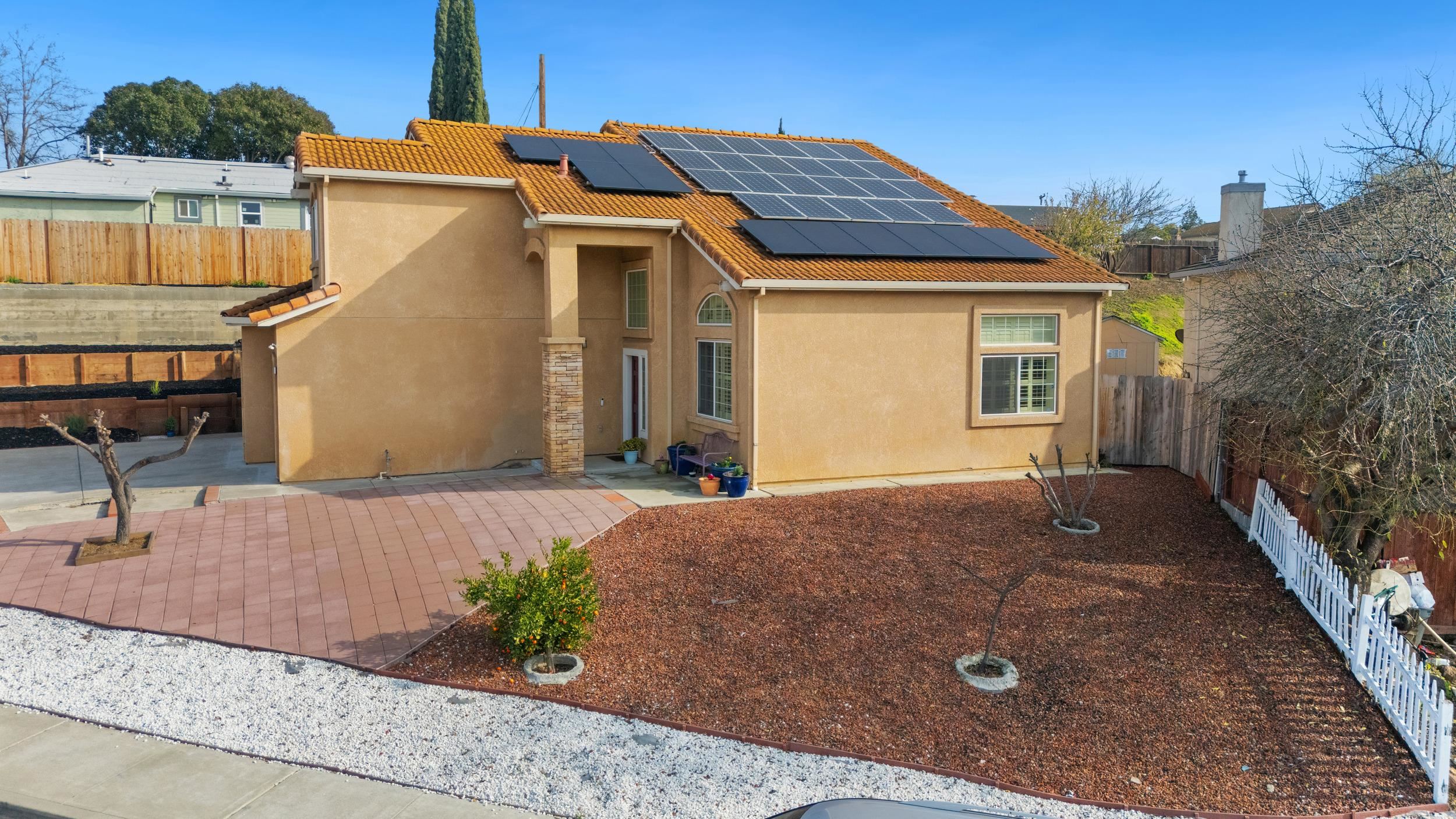 Detail Gallery Image 5 of 51 For 2709 G St, Antioch,  CA 94509 - 5 Beds | 3 Baths