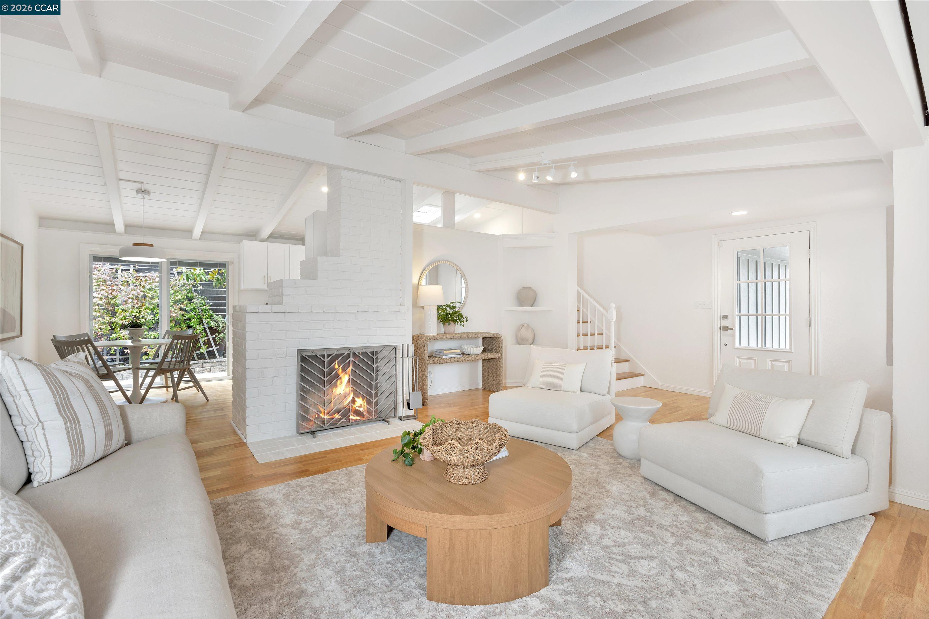 Detail Gallery Image 6 of 24 For 10 Vista Hermosa, Walnut Creek,  CA 94597 - 4 Beds | 2 Baths