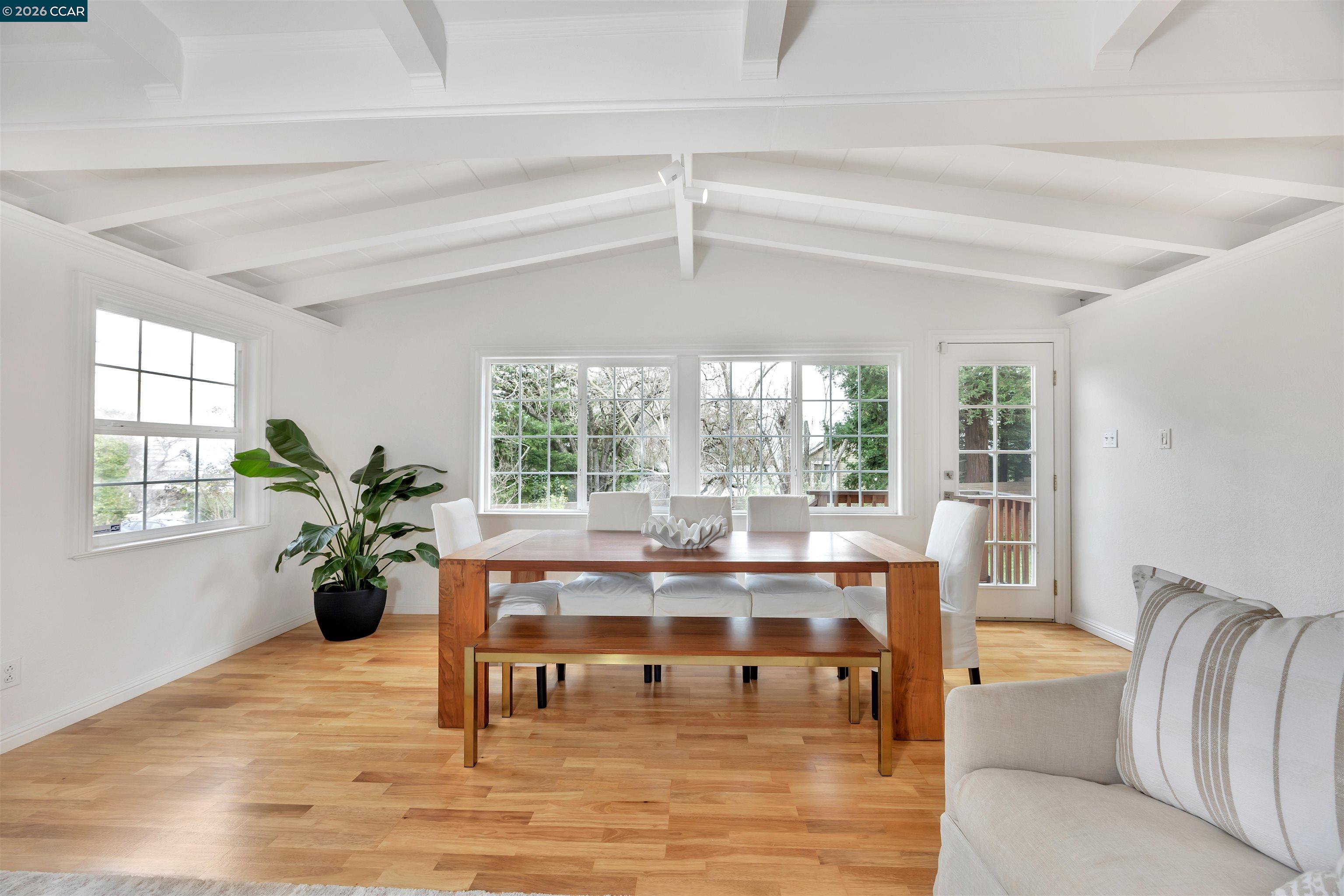 Detail Gallery Image 7 of 24 For 10 Vista Hermosa, Walnut Creek,  CA 94597 - 4 Beds | 2 Baths