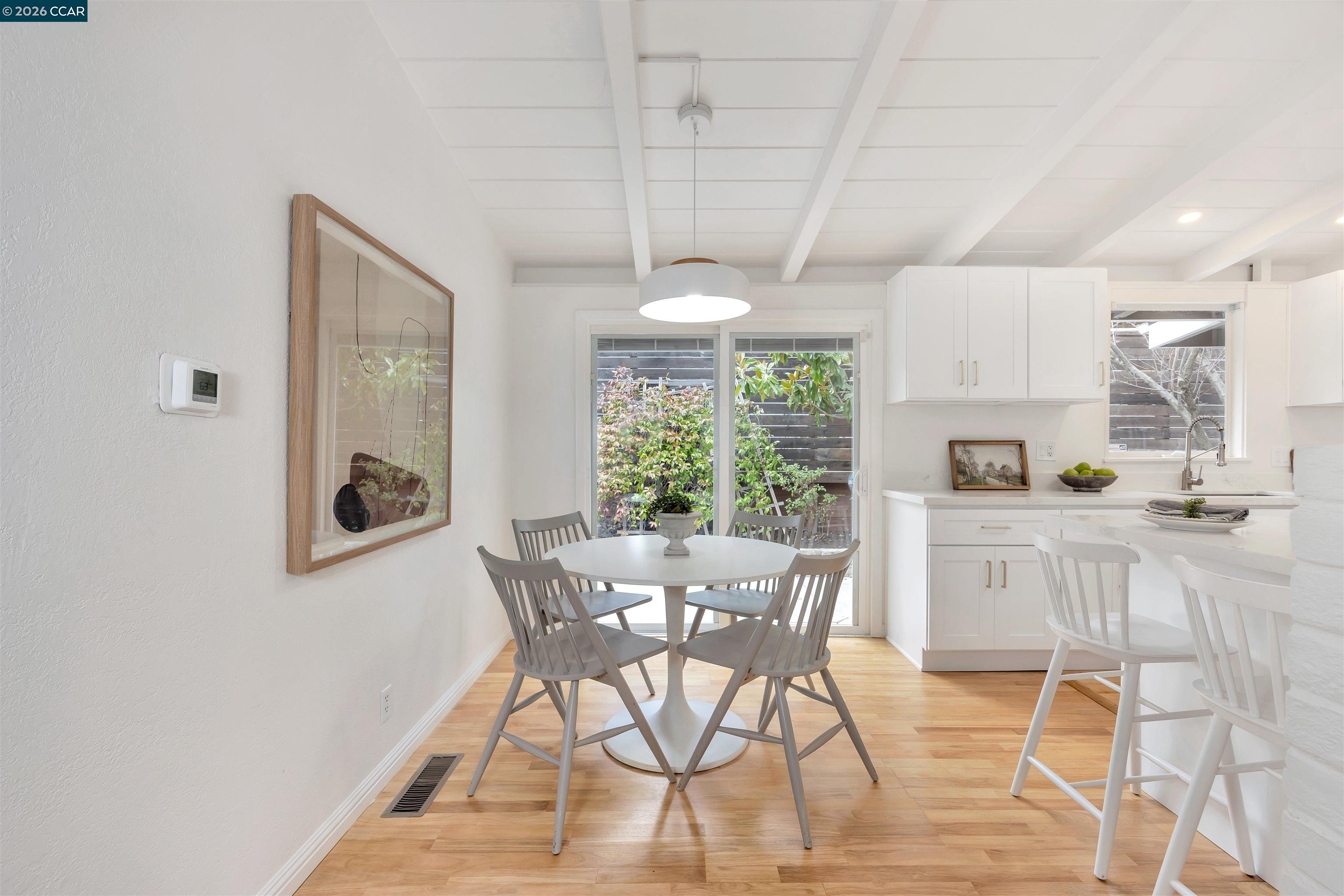 Detail Gallery Image 9 of 24 For 10 Vista Hermosa, Walnut Creek,  CA 94597 - 4 Beds | 2 Baths