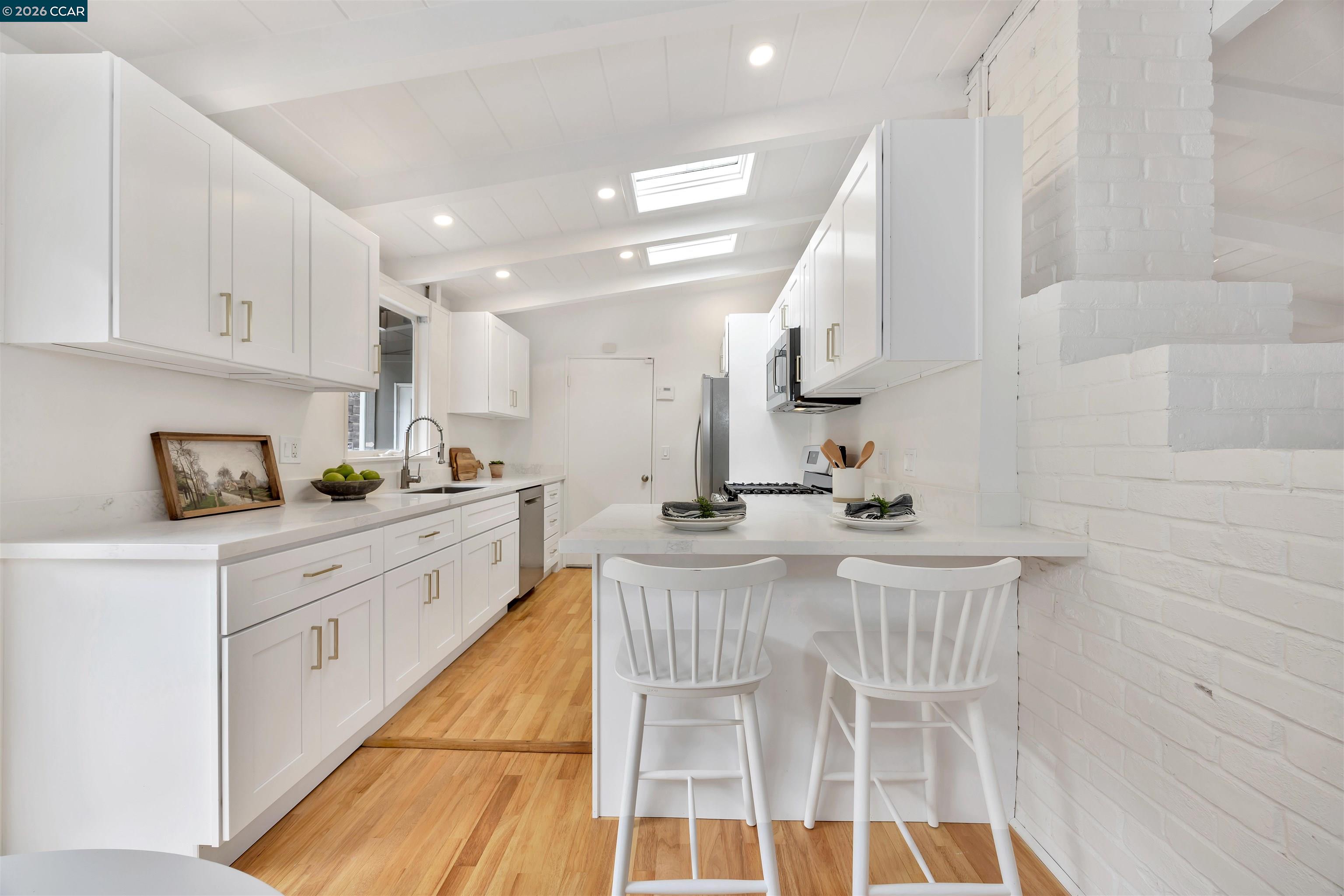 Detail Gallery Image 10 of 24 For 10 Vista Hermosa, Walnut Creek,  CA 94597 - 4 Beds | 2 Baths