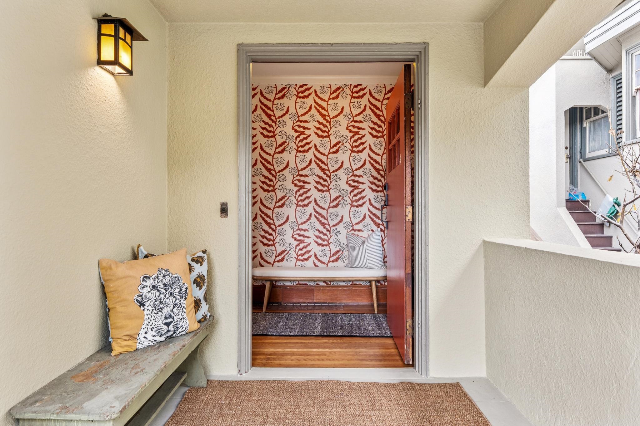 Detail Gallery Image 4 of 60 For 1108 E 33rd St, Oakland,  CA 94610 - 2 Beds | 1/1 Baths