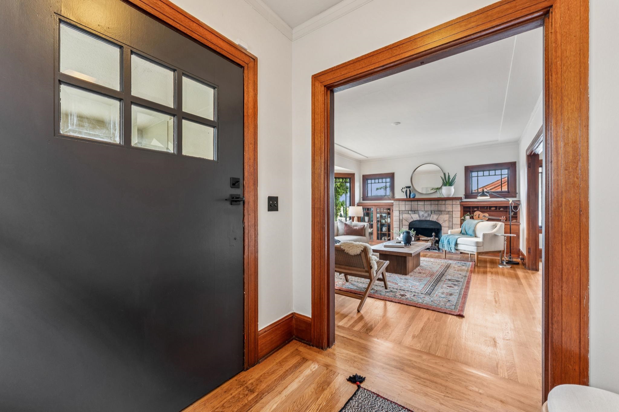 Detail Gallery Image 6 of 60 For 1108 E 33rd St, Oakland,  CA 94610 - 2 Beds | 1/1 Baths