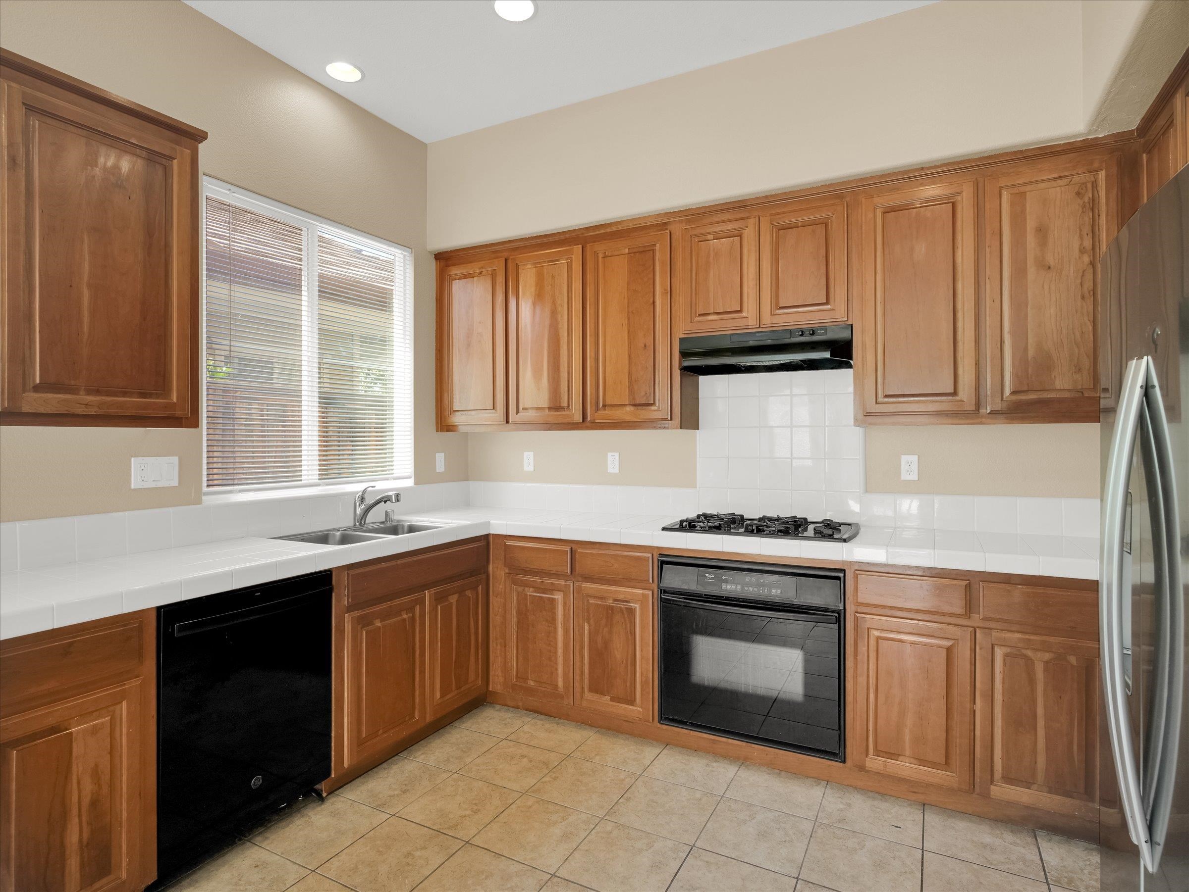 Detail Gallery Image 22 of 56 For 4312 Middlefield Dr, Tracy,  CA 95377 - 4 Beds | 4 Baths