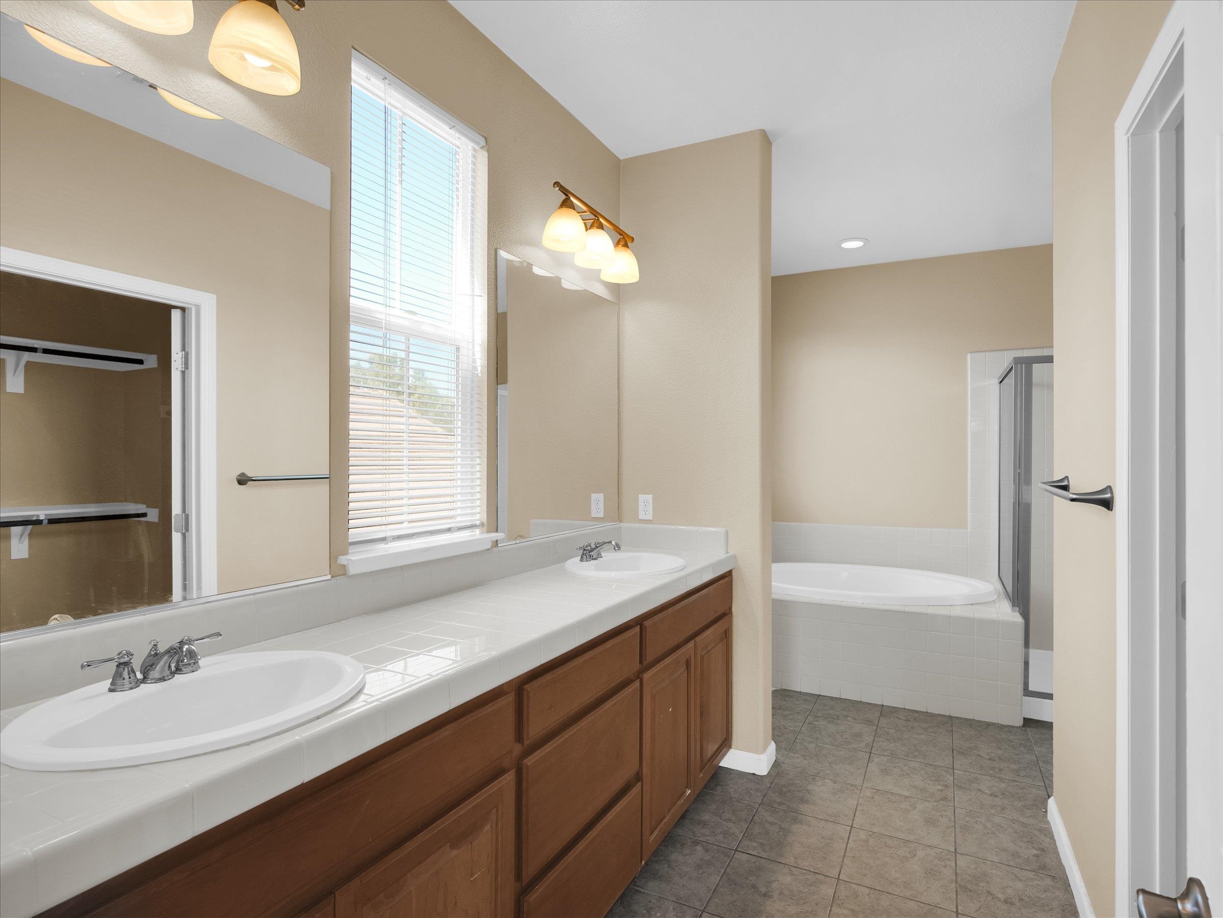 Detail Gallery Image 30 of 56 For 4312 Middlefield Dr, Tracy,  CA 95377 - 4 Beds | 4 Baths