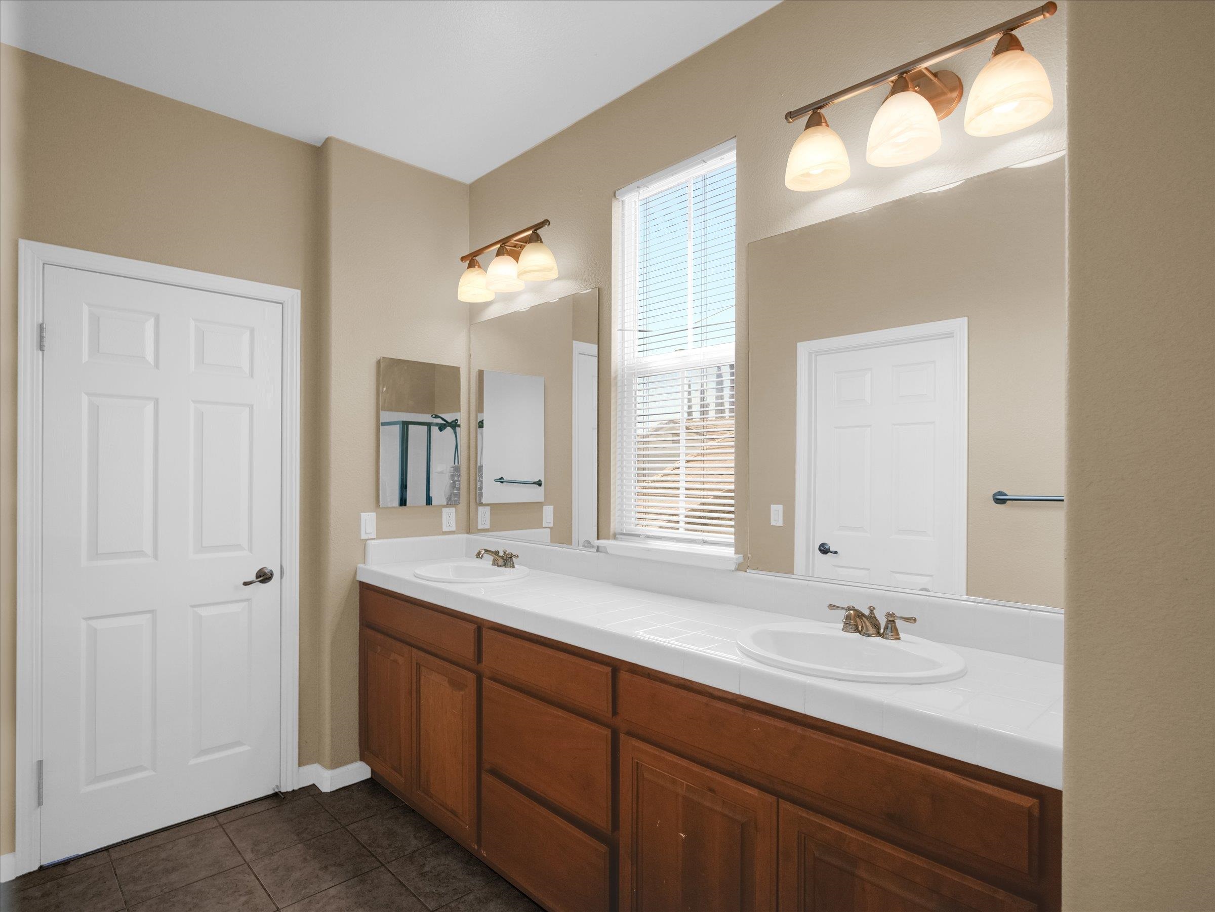 Detail Gallery Image 32 of 56 For 4312 Middlefield Dr, Tracy,  CA 95377 - 4 Beds | 4 Baths