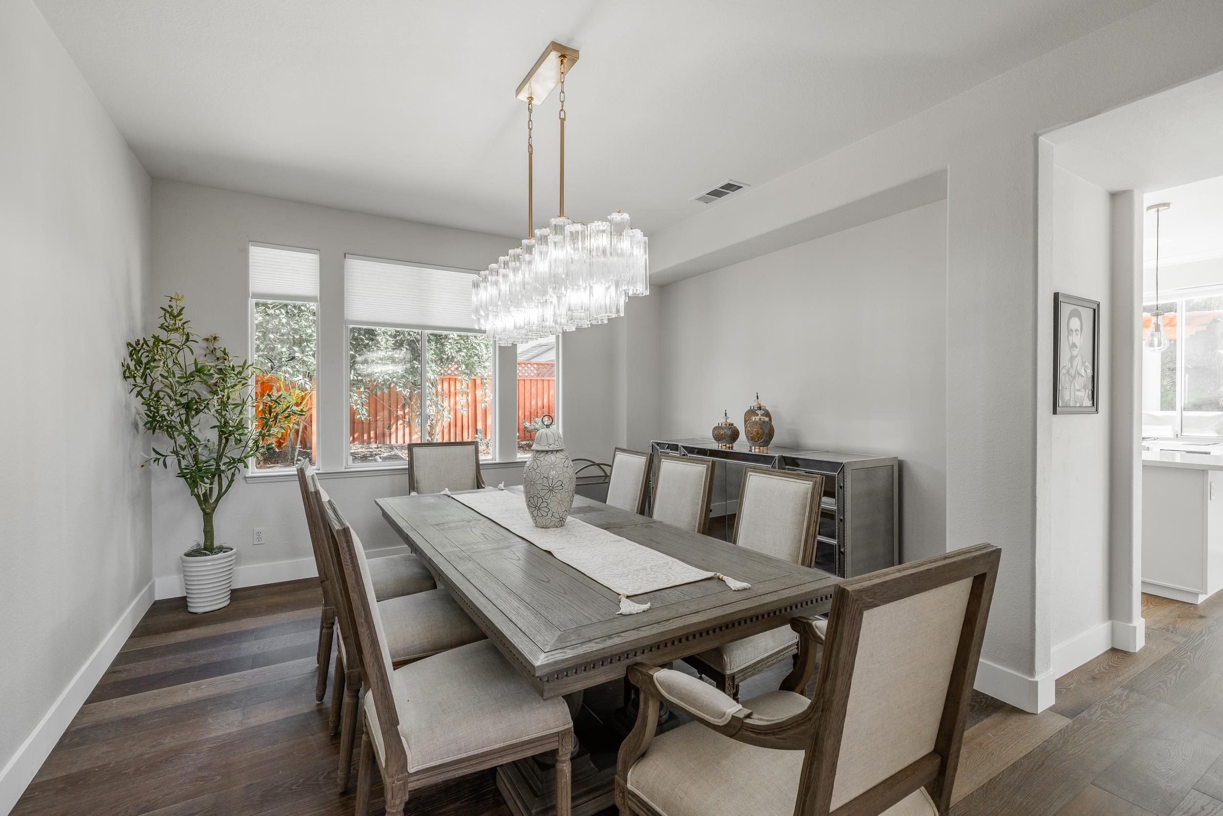 Detail Gallery Image 7 of 58 For 2626 Carmella Ct, San Jose,  CA 95135 - 6 Beds | 4/1 Baths