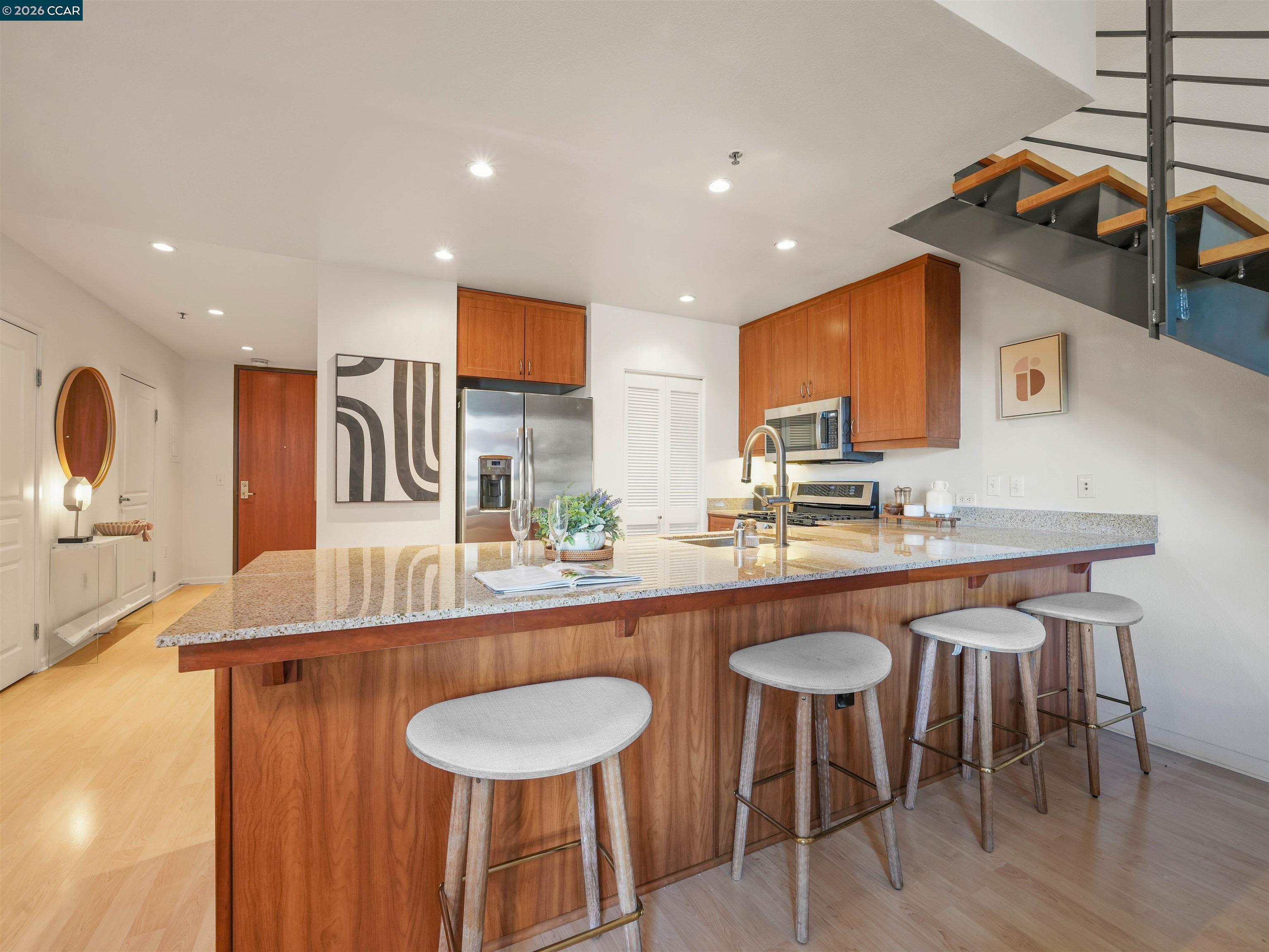 Detail Gallery Image 12 of 26 For 5855 Horton Street #526,  Emeryville,  CA 94608 - 1 Beds | 2 Baths