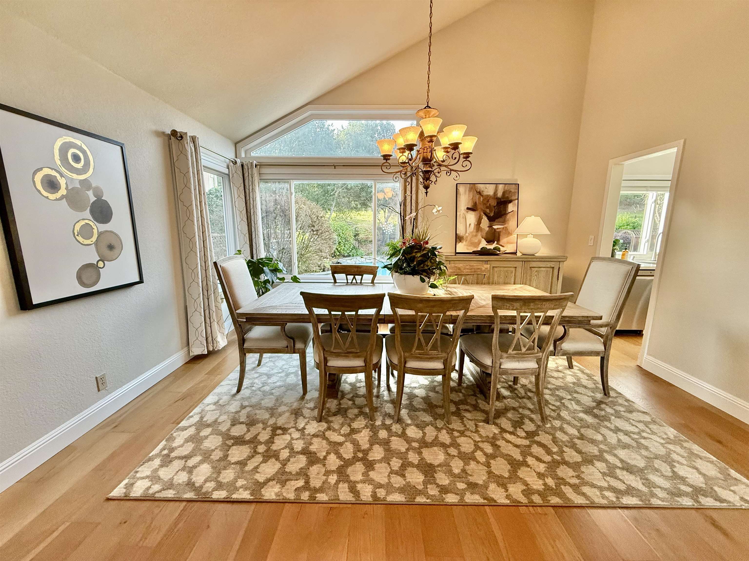 Detail Gallery Image 13 of 60 For 120 Canyon Lakes Way, San Ramon,  CA 94582 - 4 Beds | 2/1 Baths