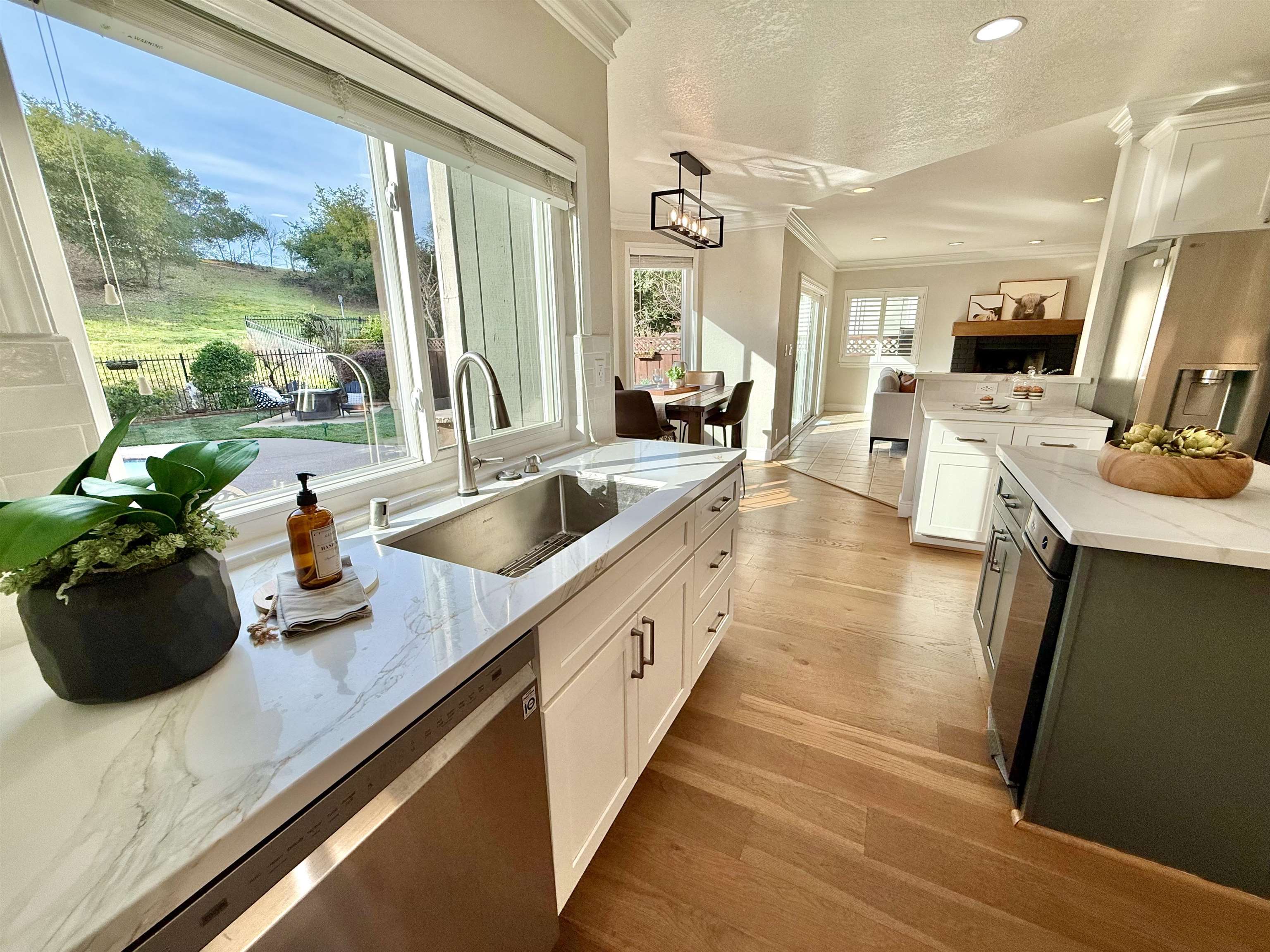 Detail Gallery Image 15 of 60 For 120 Canyon Lakes Way, San Ramon,  CA 94582 - 4 Beds | 2/1 Baths