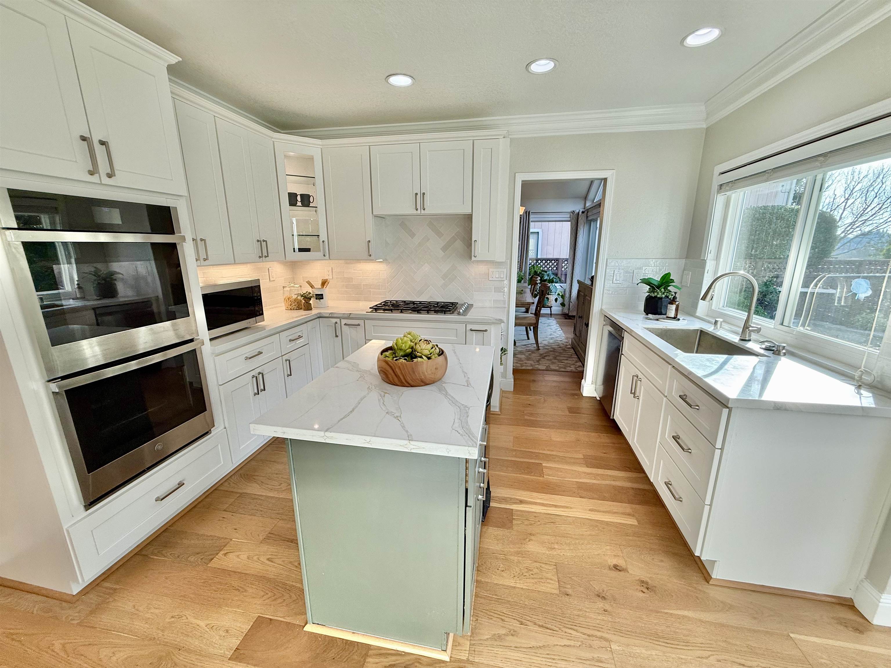 Detail Gallery Image 19 of 60 For 120 Canyon Lakes Way, San Ramon,  CA 94582 - 4 Beds | 2/1 Baths