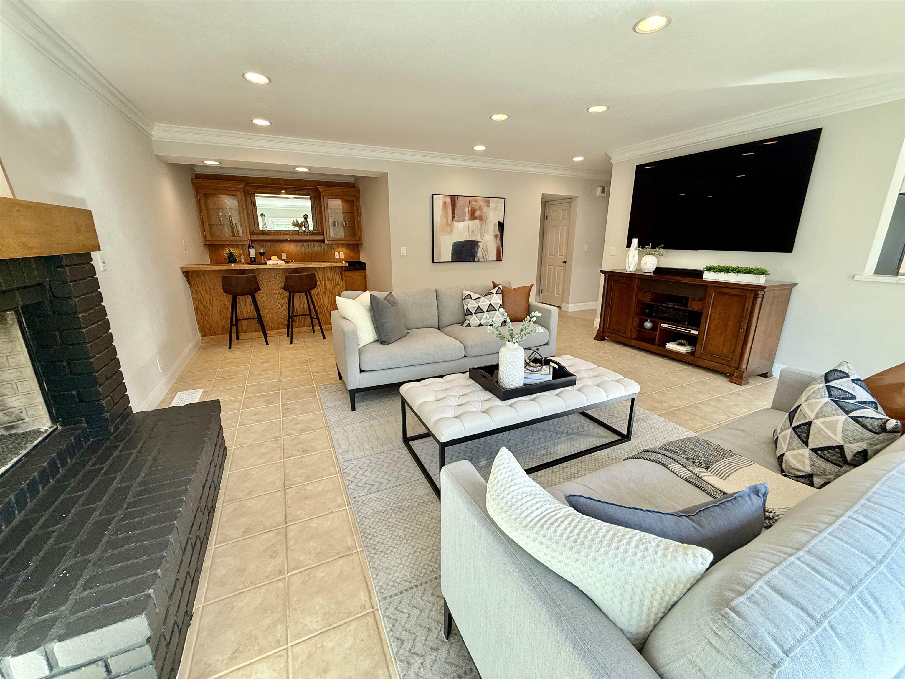 Detail Gallery Image 28 of 60 For 120 Canyon Lakes Way, San Ramon,  CA 94582 - 4 Beds | 2/1 Baths