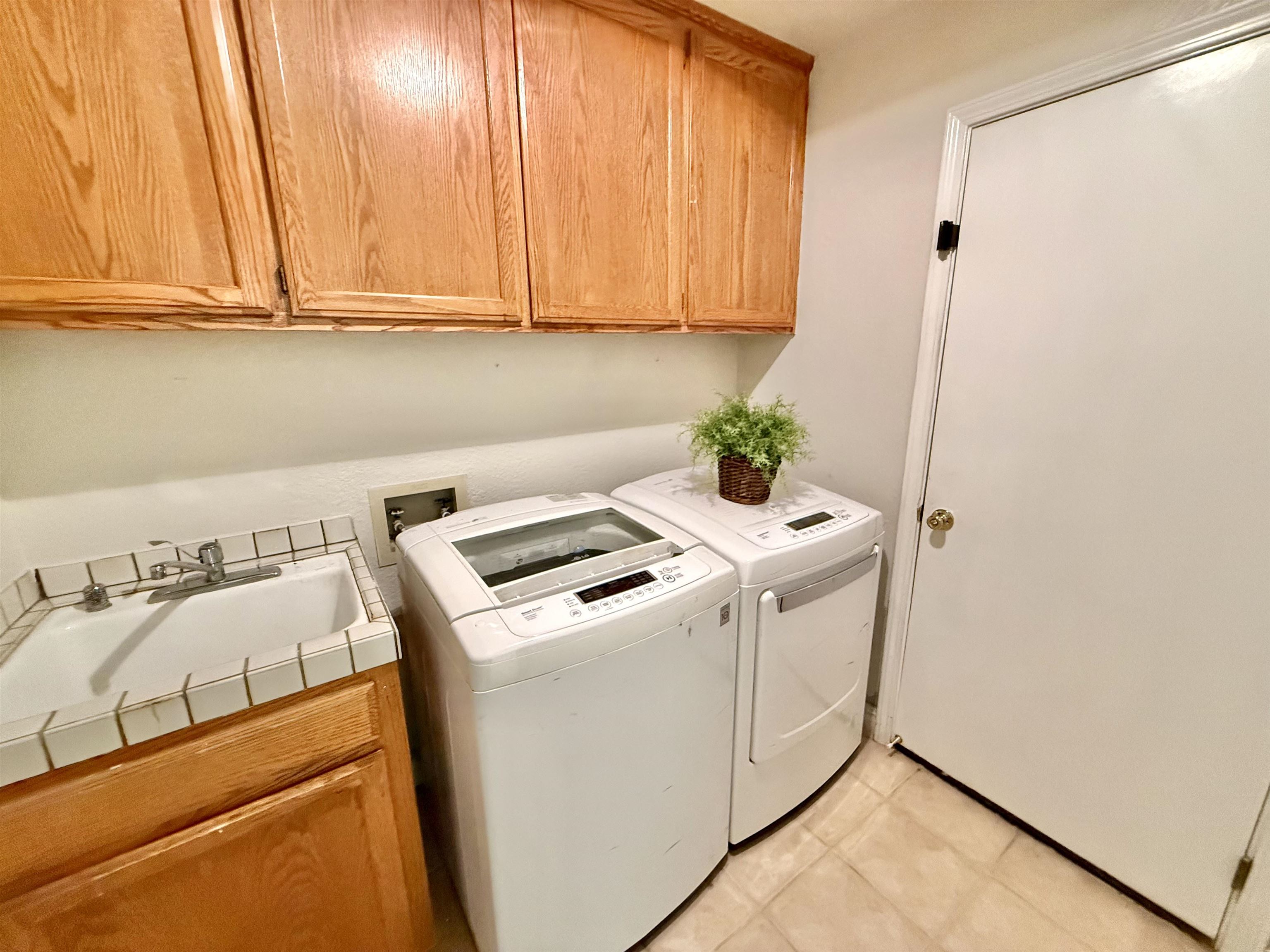 Detail Gallery Image 34 of 60 For 120 Canyon Lakes Way, San Ramon,  CA 94582 - 4 Beds | 2/1 Baths