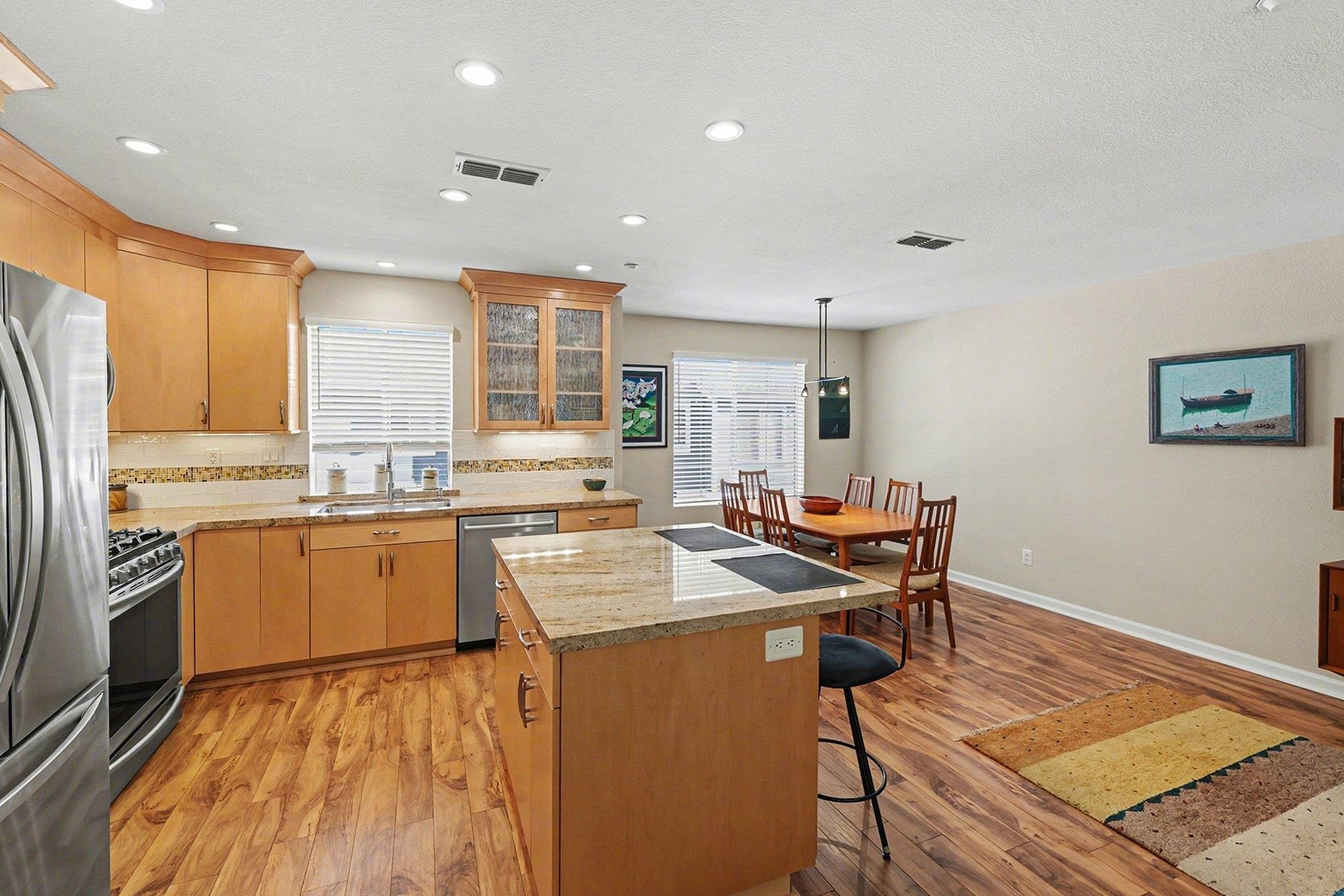 Detail Gallery Image 13 of 36 For 476 E E St, Benicia,  CA 94510 - 3 Beds | 2/1 Baths