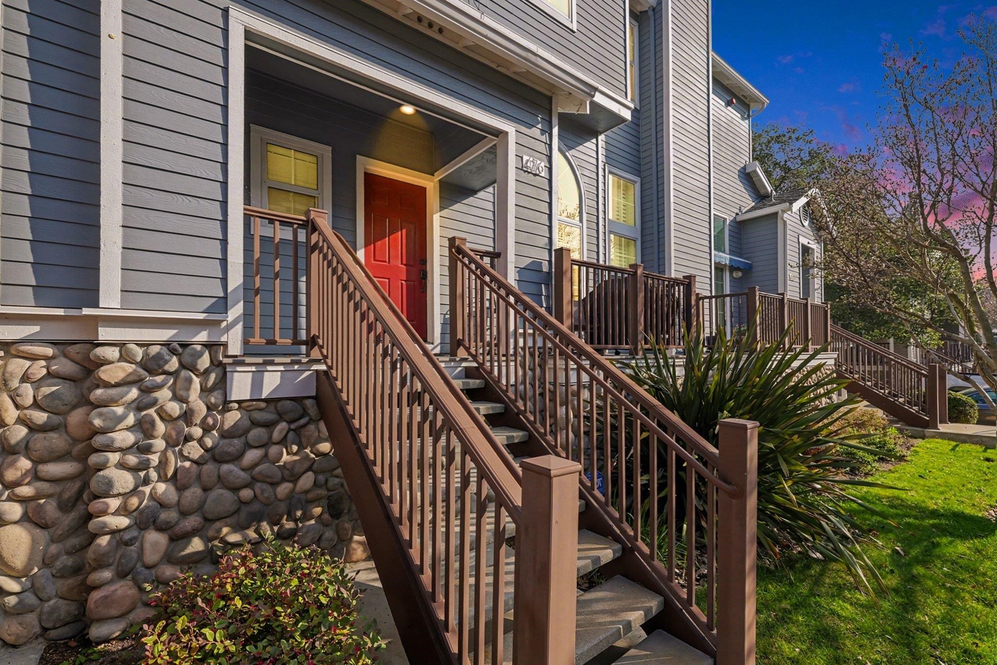 Detail Gallery Image 3 of 36 For 476 E E St, Benicia,  CA 94510 - 3 Beds | 2/1 Baths