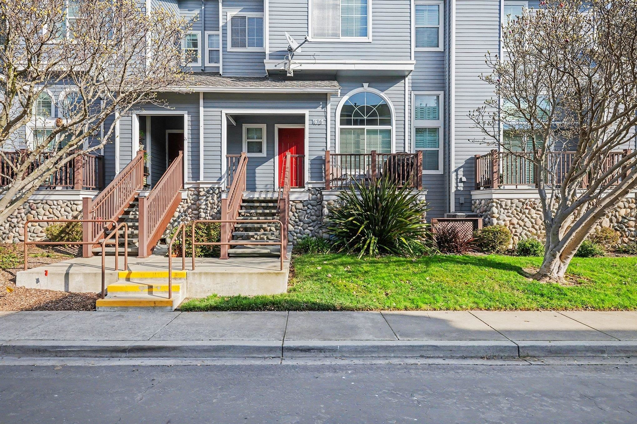 Detail Gallery Image 4 of 36 For 476 E E St, Benicia,  CA 94510 - 3 Beds | 2/1 Baths